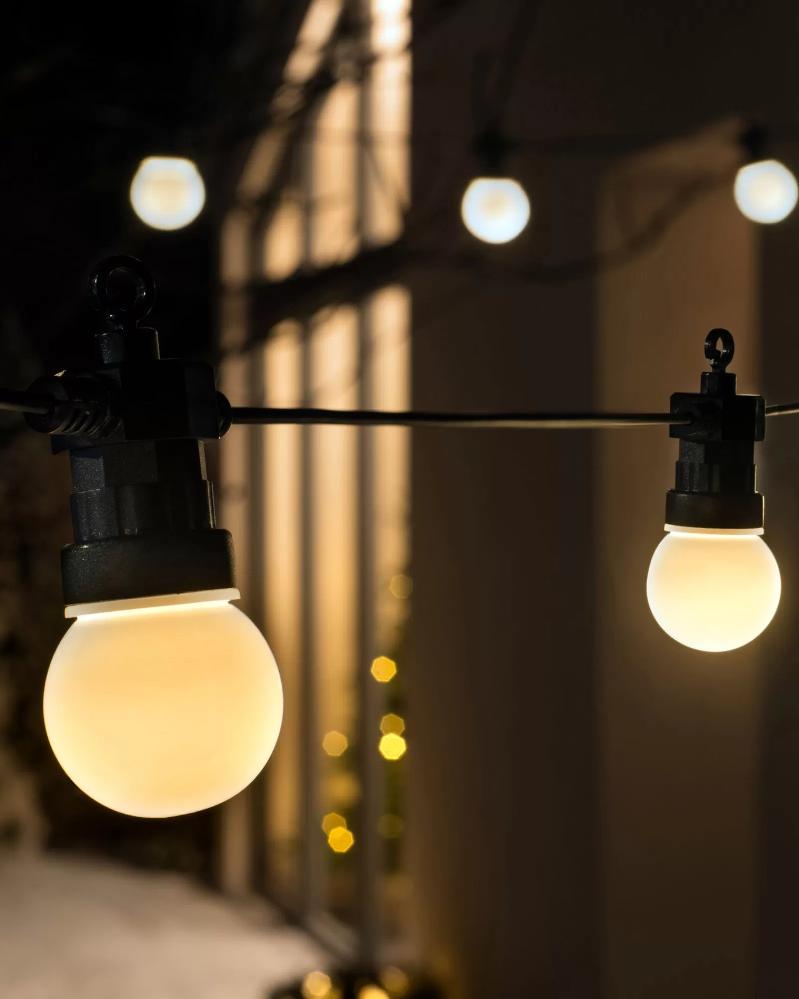 WeRChristmas Festoon Lights | Connectable Lights^20 LED Connectable Matt Festoon Light String, Warm White, 7.7 M