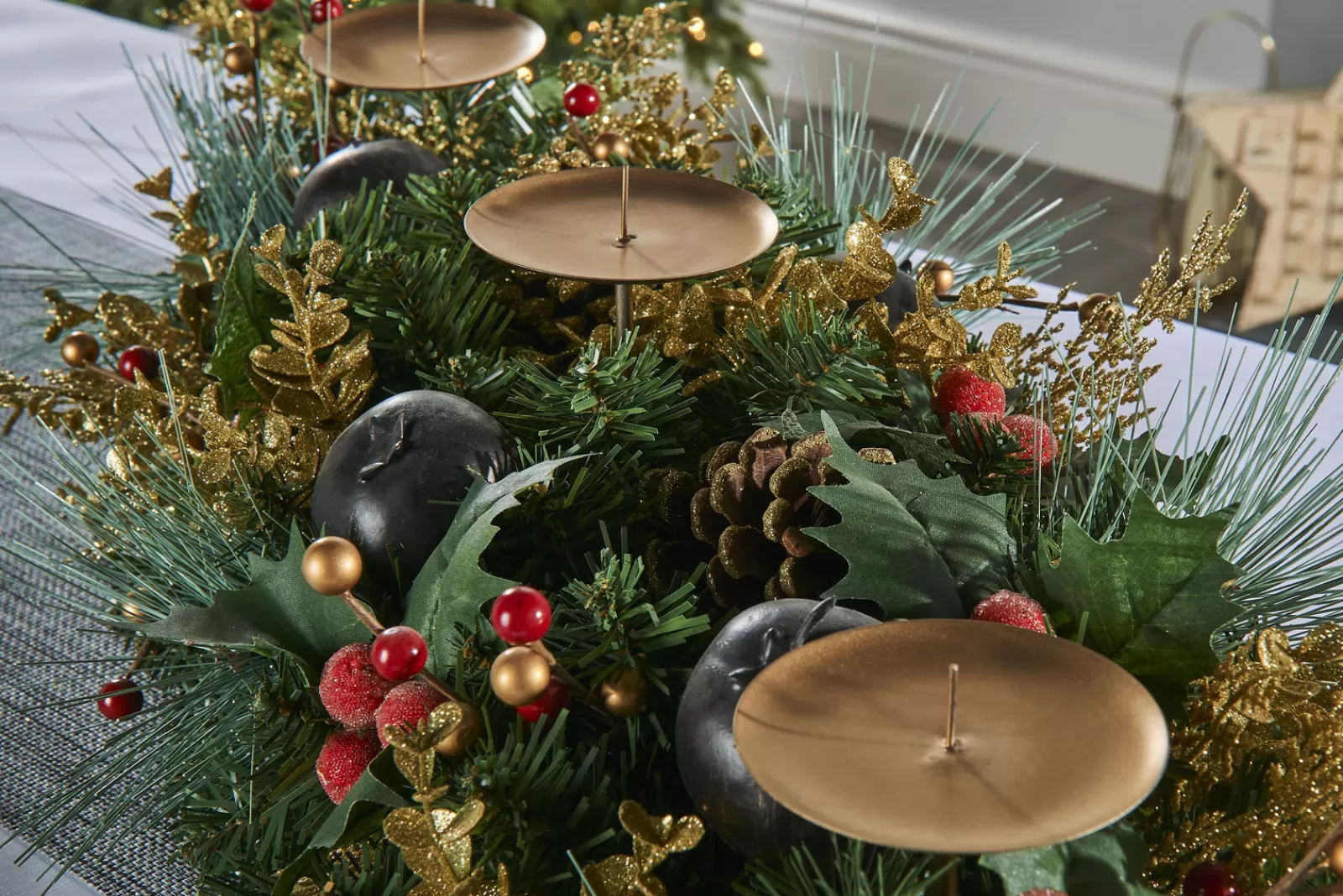 WeRChristmas Table Decorations | Candle Holder Garlands^3 Pillar Decorated Garland Candle Holder, 76 Cm