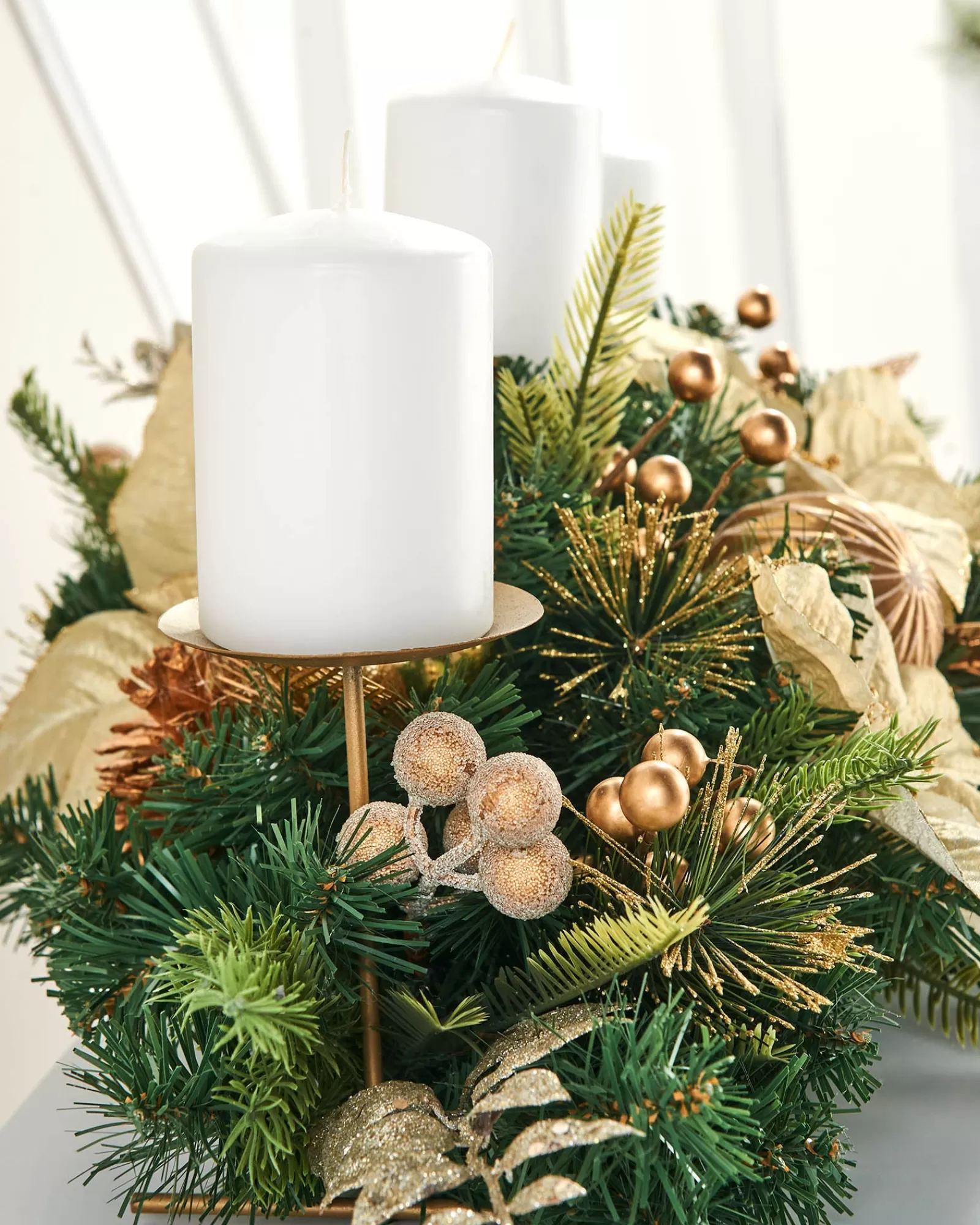 WeRChristmas Table Decorations | Candle Holder Garlands^3 Pillar Decorated Garland Candle Holder, Cream/Gold, 76 Cm
