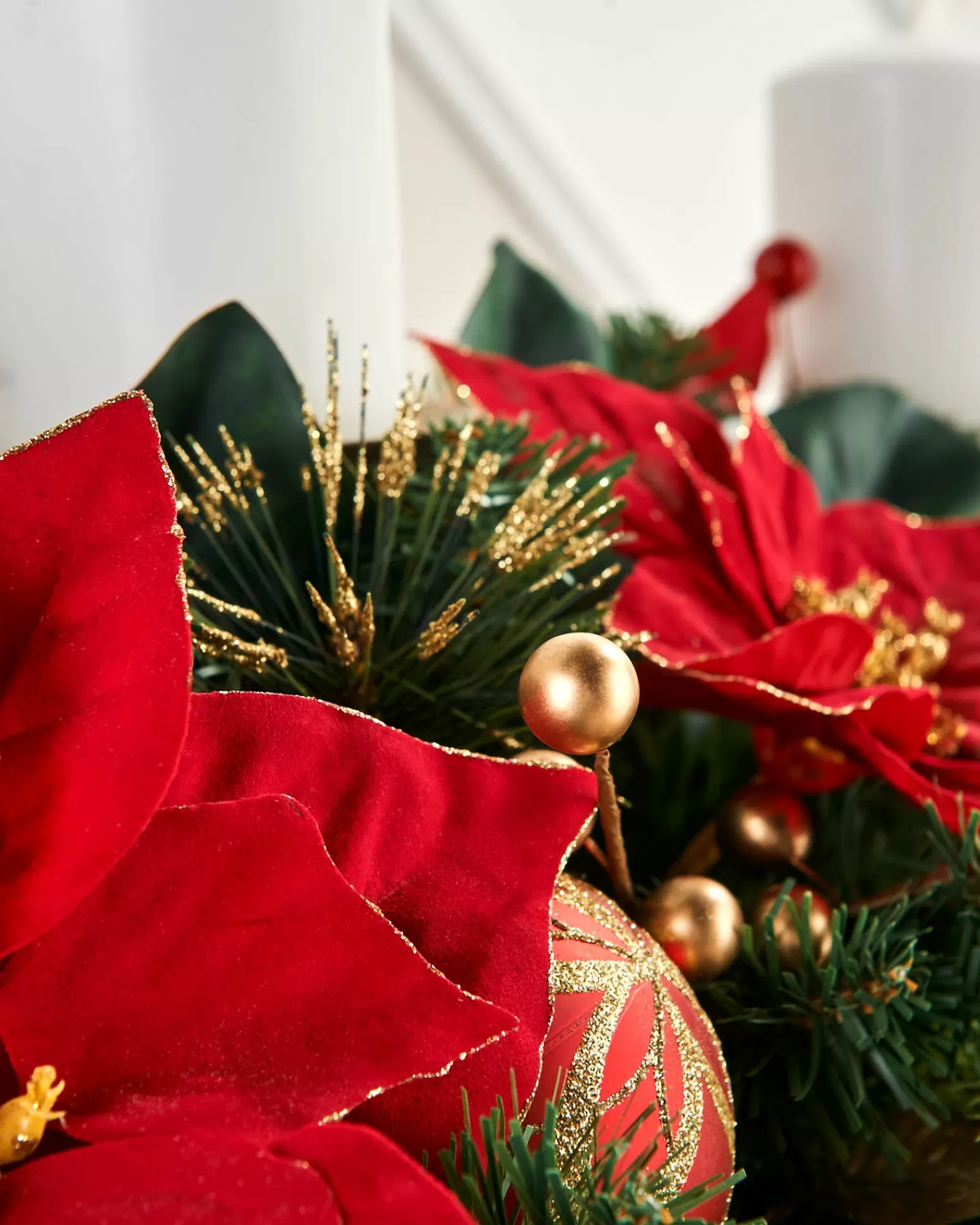 WeRChristmas Table Decorations | Candle Holder Garlands^3 Pillar Decorated Garland Candle Holder, Red/Gold, 76 Cm