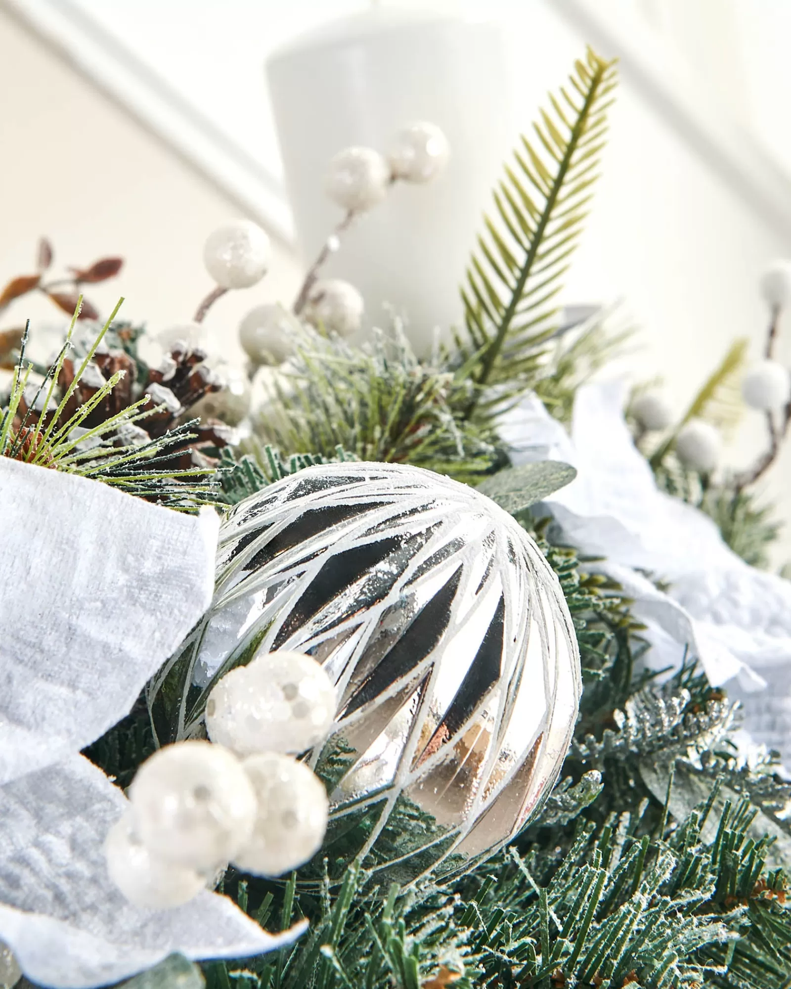 WeRChristmas Table Decorations | Candle Holder Garlands^3 Pillar Decorated Garland Candle Holder, White/Silver, 76 Cm