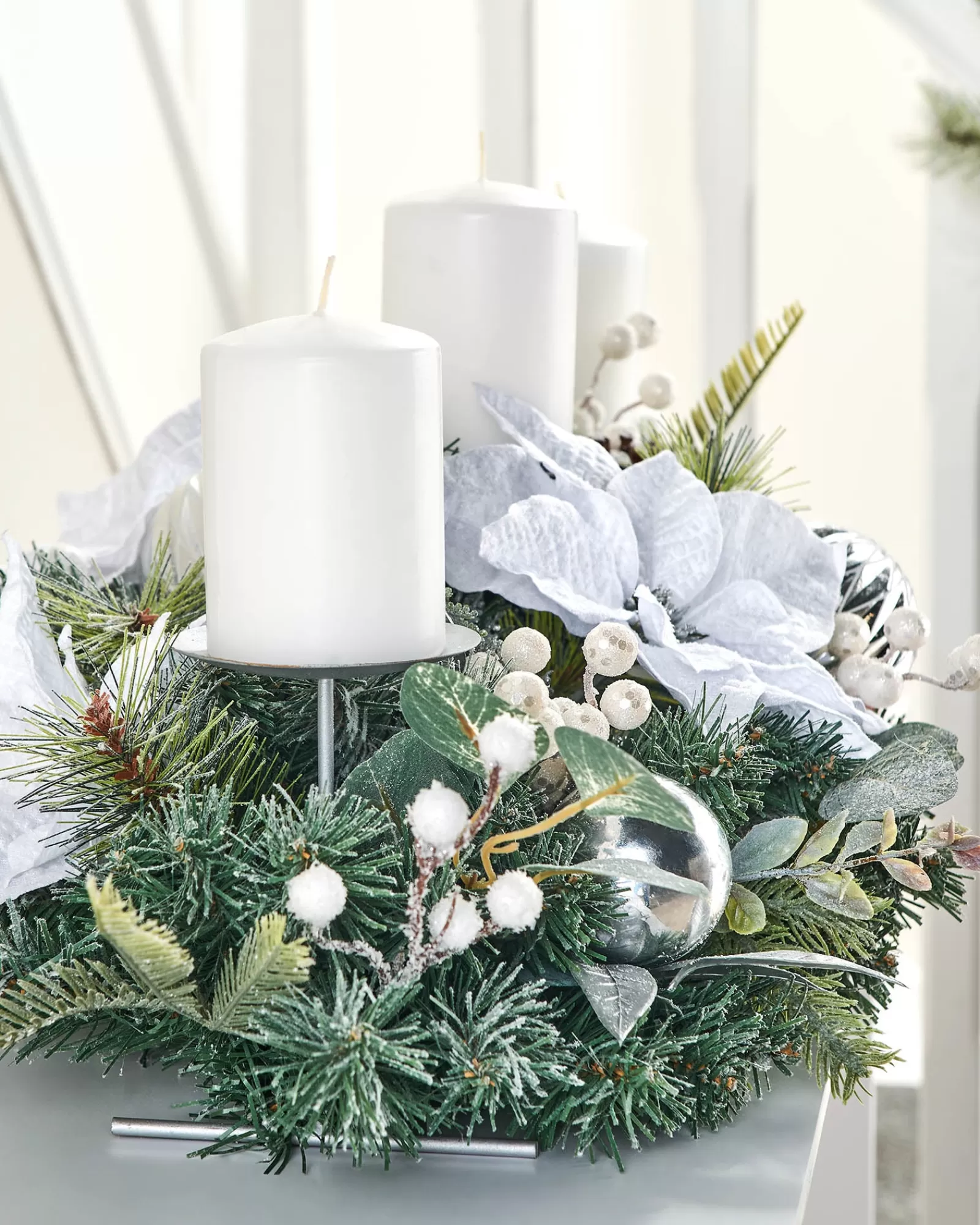 WeRChristmas Table Decorations | Candle Holder Garlands^3 Pillar Decorated Garland Candle Holder, White/Silver, 76 Cm