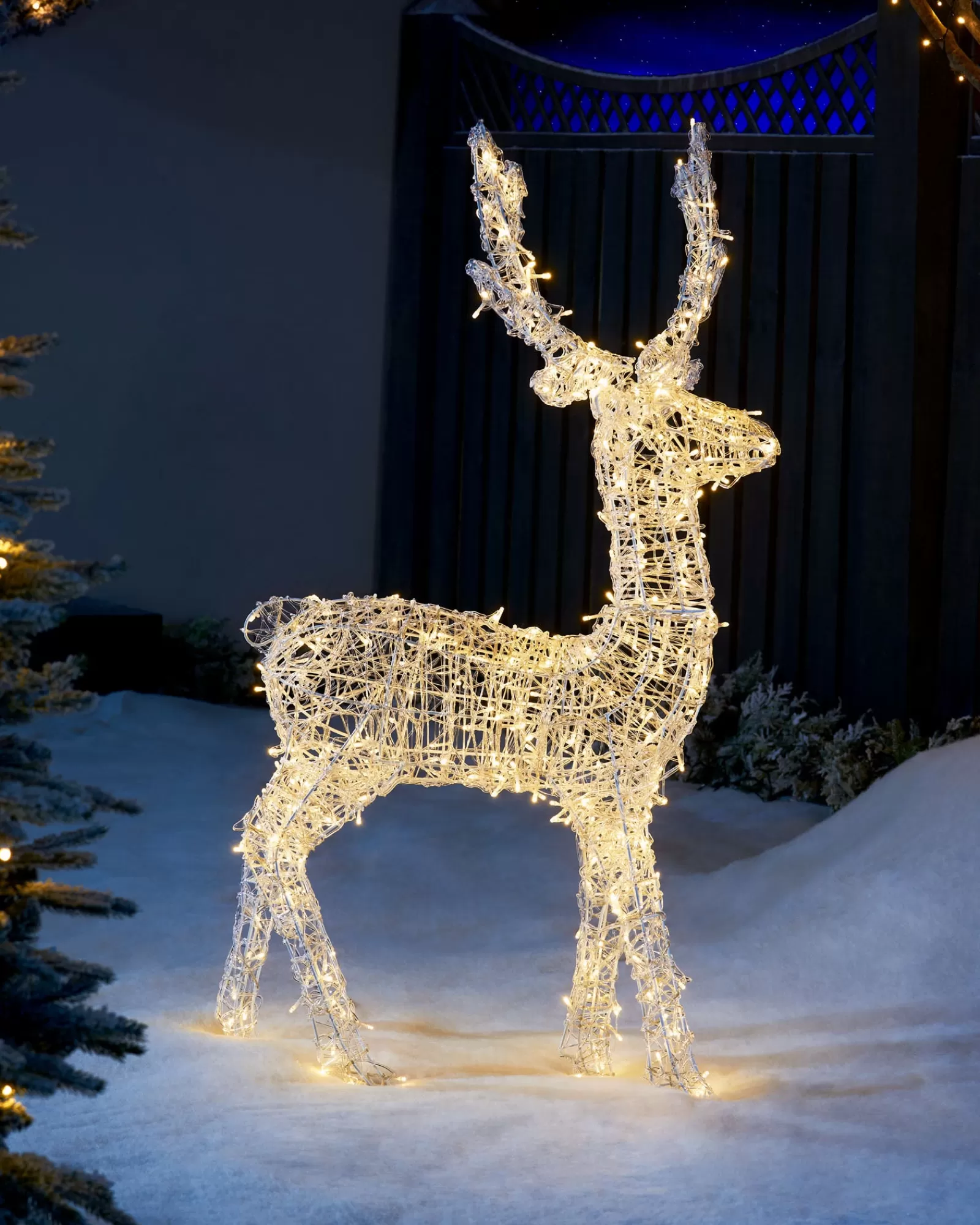 WeRChristmas Outdoor Lighted Reindeer^3D Acrylic Reindeer Decoration, 122 Cm