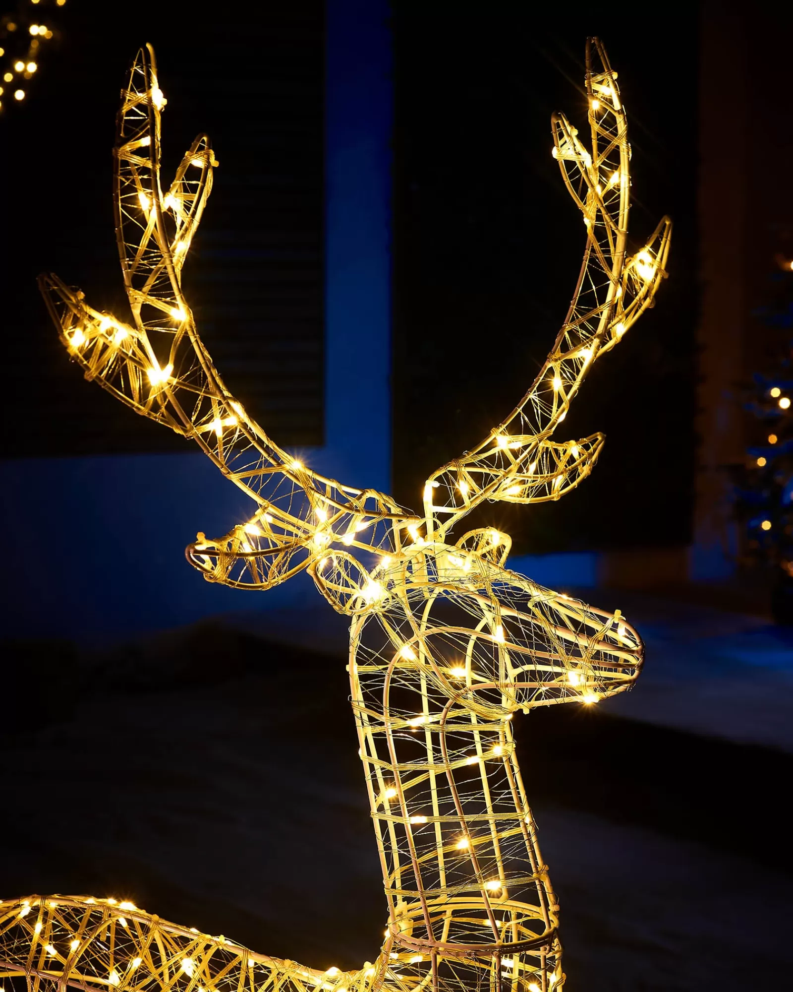 WeRChristmas Outdoor Lighted Reindeer^3D Standing Reindeer Silhouette, 121 Cm