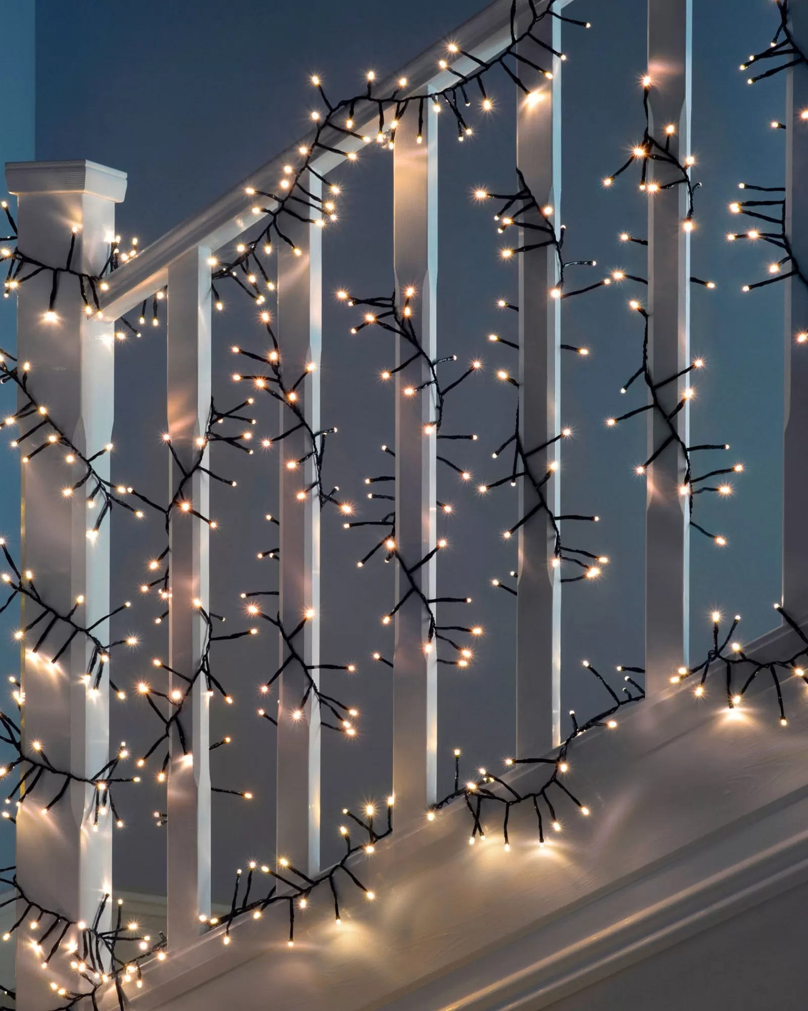 WeRChristmas Cluster Lights^400 Chasing Cluster Light String, Warm White