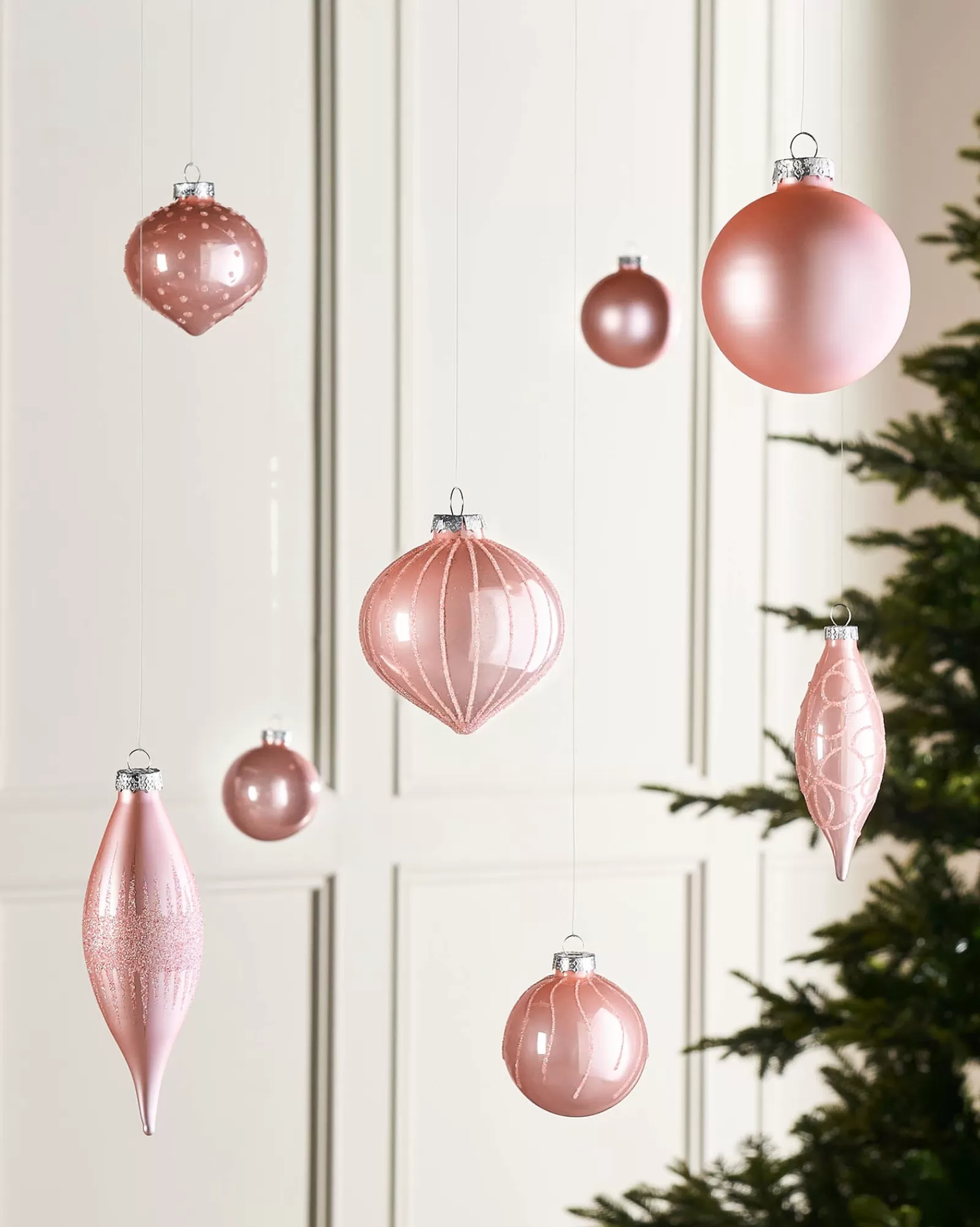 WeRChristmas Glass Baubles^Baby Pink Glass Baubles, 20 Pack