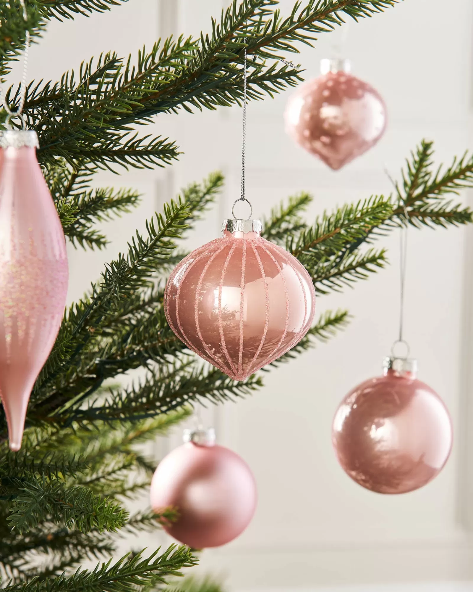 WeRChristmas Glass Baubles^Baby Pink Glass Baubles, 20 Pack