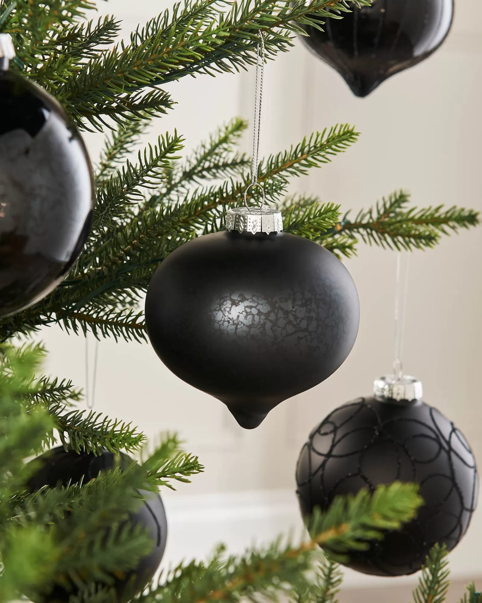 WeRChristmas Glass Baubles^Black Glass Baubles, 6 Pack, 10 Cm