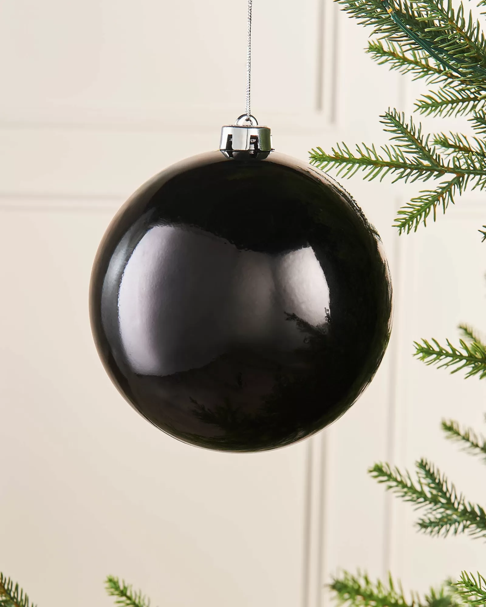 WeRChristmas Oversized Baubles | Shatterproof Baubles^Black Large Gloss Shatterproof Bauble, 15 Cm