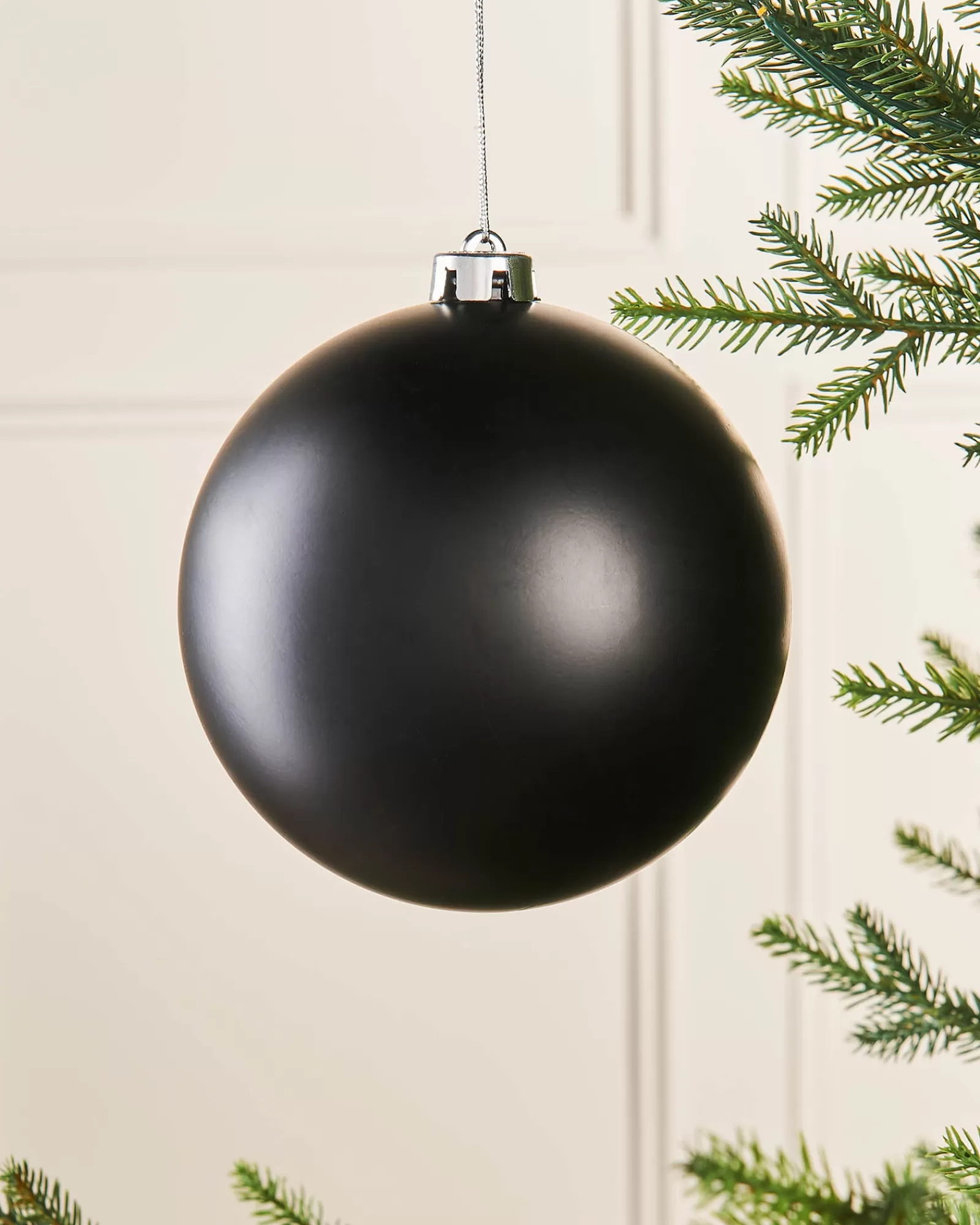 WeRChristmas Oversized Baubles | Shatterproof Baubles^Black Large Matt Shatterproof Bauble, 15 Cm