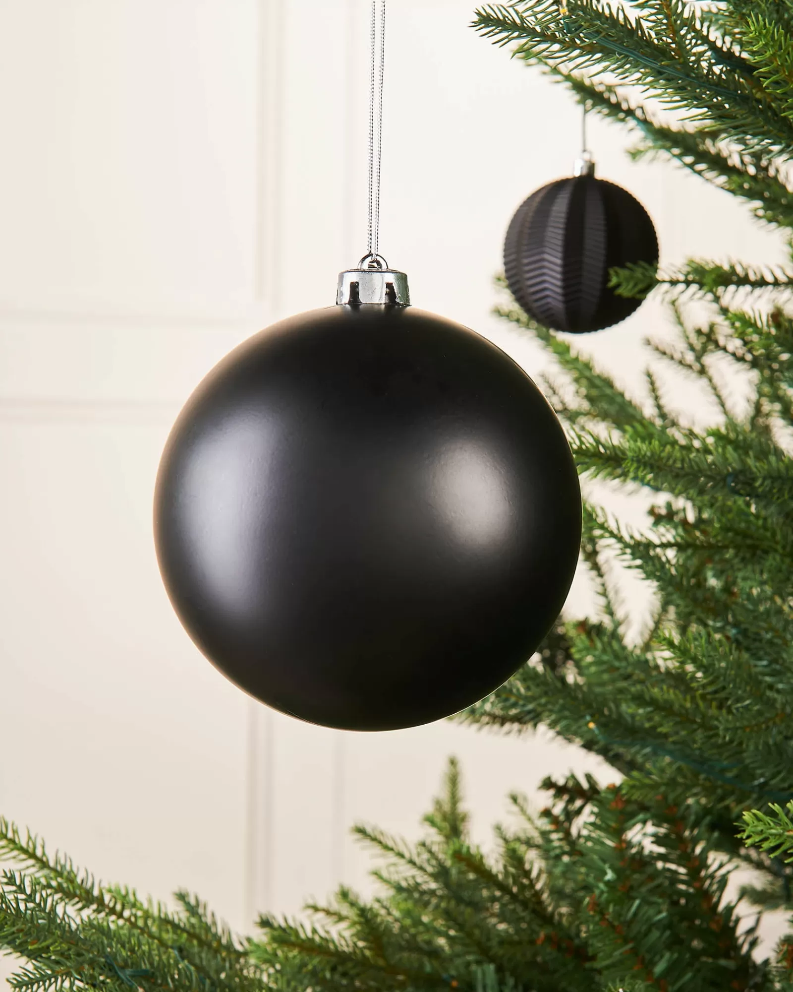 WeRChristmas Oversized Baubles | Shatterproof Baubles^Black Large Matt Shatterproof Bauble, 15 Cm