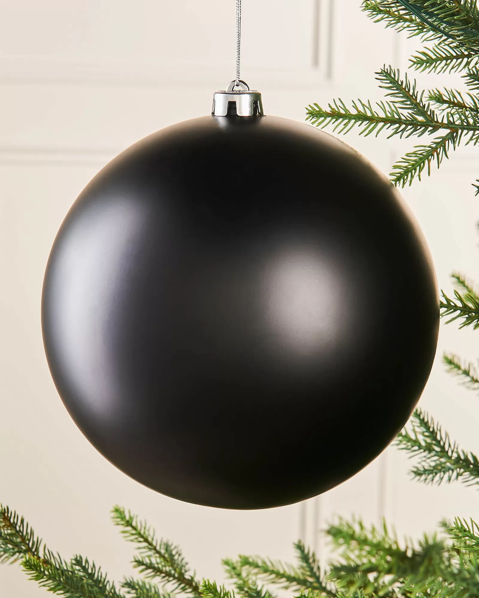 WeRChristmas Oversized Baubles | Shatterproof Baubles^Black Large Matt Shatterproof Bauble, 20 Cm