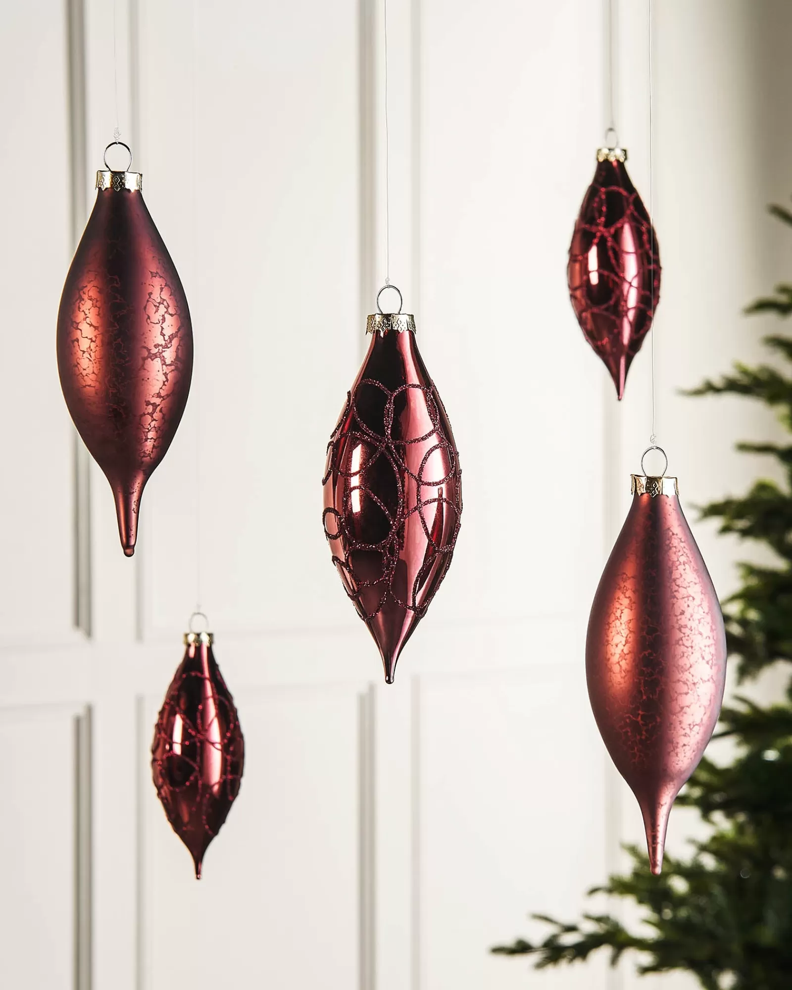 WeRChristmas Glass Baubles^Burgundy Glass Baubles, 5 Pack, 15 Cm