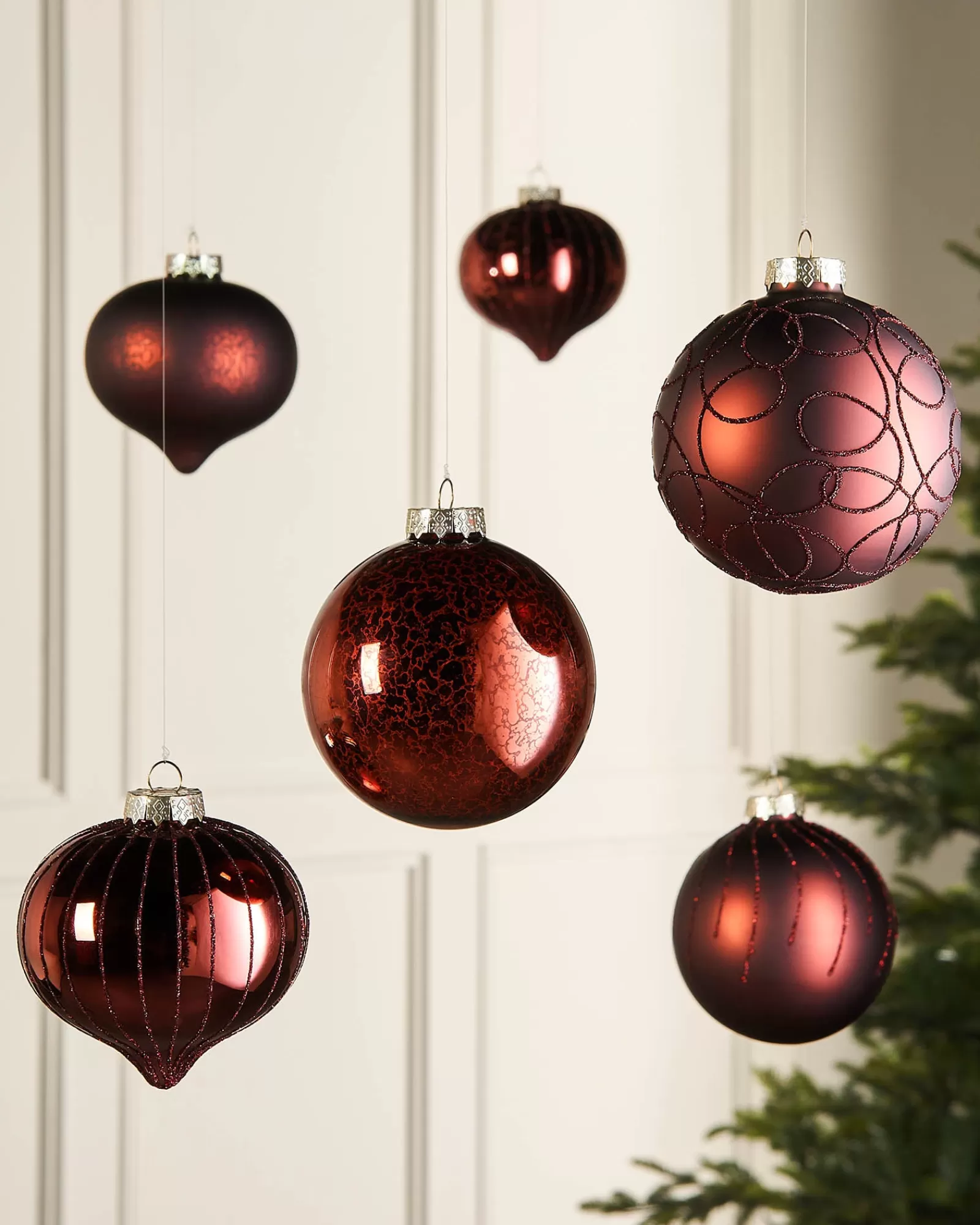 WeRChristmas Glass Baubles^Burgundy Glass Baubles, 6 Pack, 10 Cm