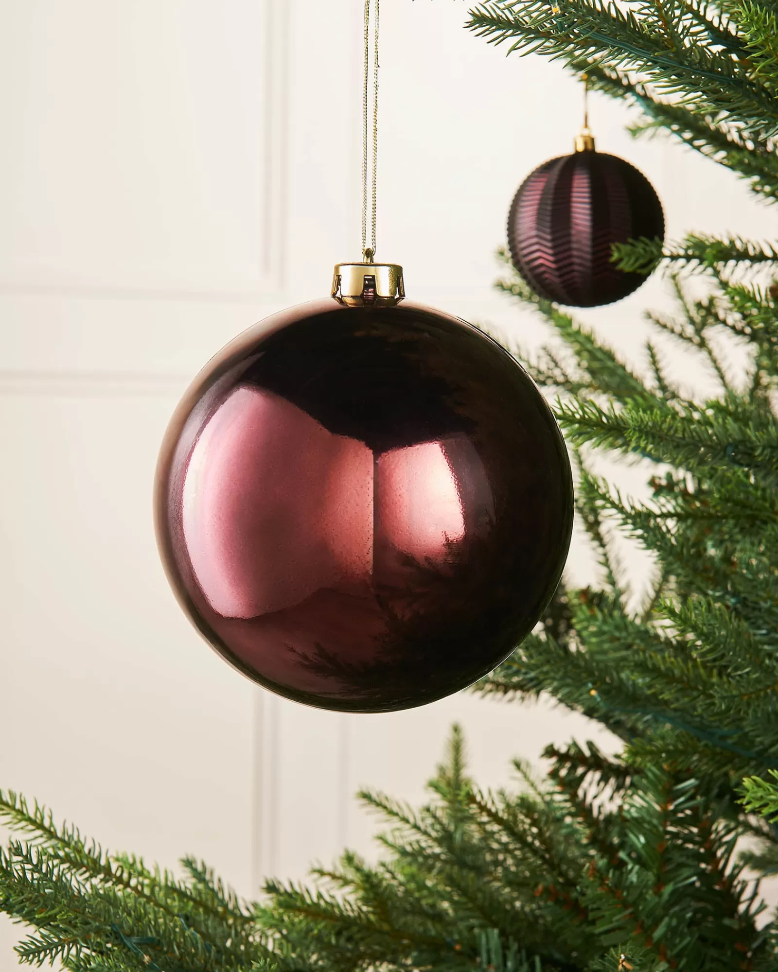 WeRChristmas Oversized Baubles | Shatterproof Baubles^Burgundy Large Gloss Shatterproof Bauble, 15 Cm