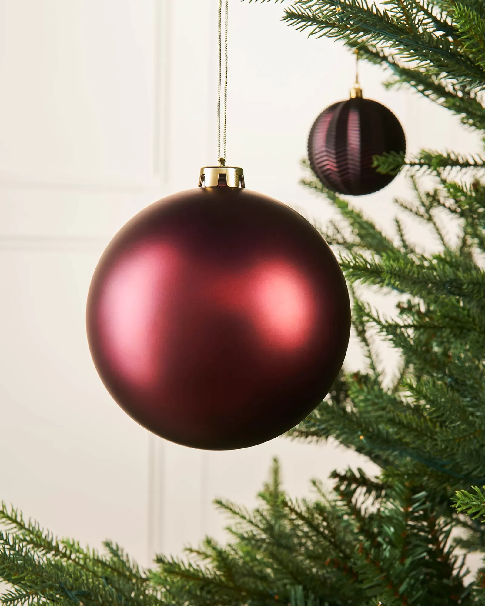 WeRChristmas Oversized Baubles | Shatterproof Baubles^Burgundy Large Matt Shatterproof Bauble, 15 Cm