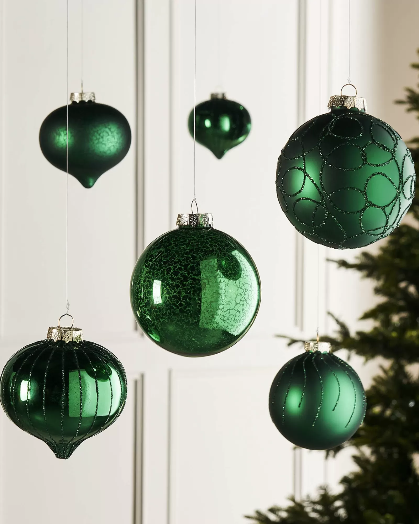 WeRChristmas Glass Baubles^Christmas Green Glass Baubles, 6 Pack, 10 Cm