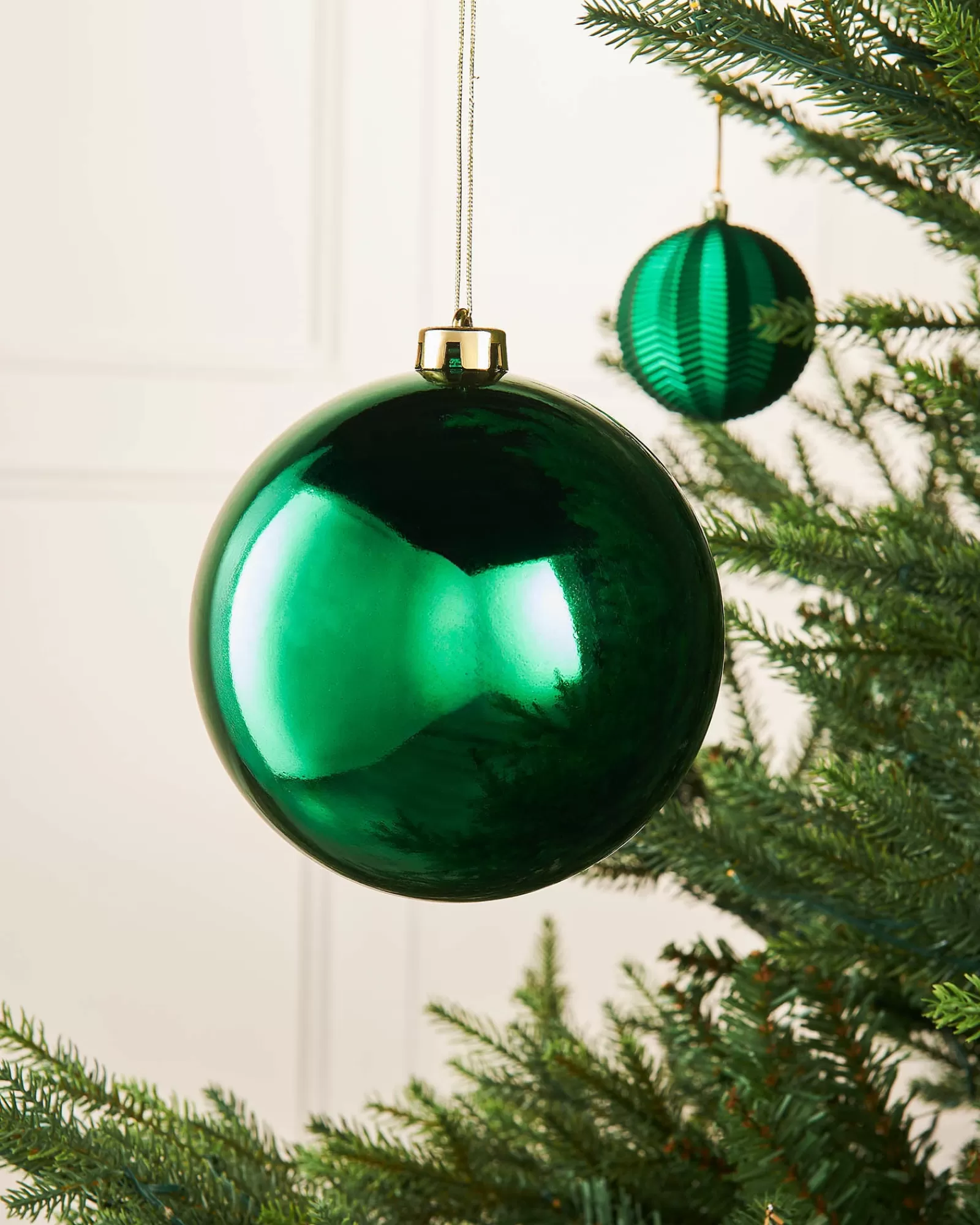 WeRChristmas Oversized Baubles | Shatterproof Baubles^Christmas Green Large Gloss Shatterproof Bauble, 15 Cm