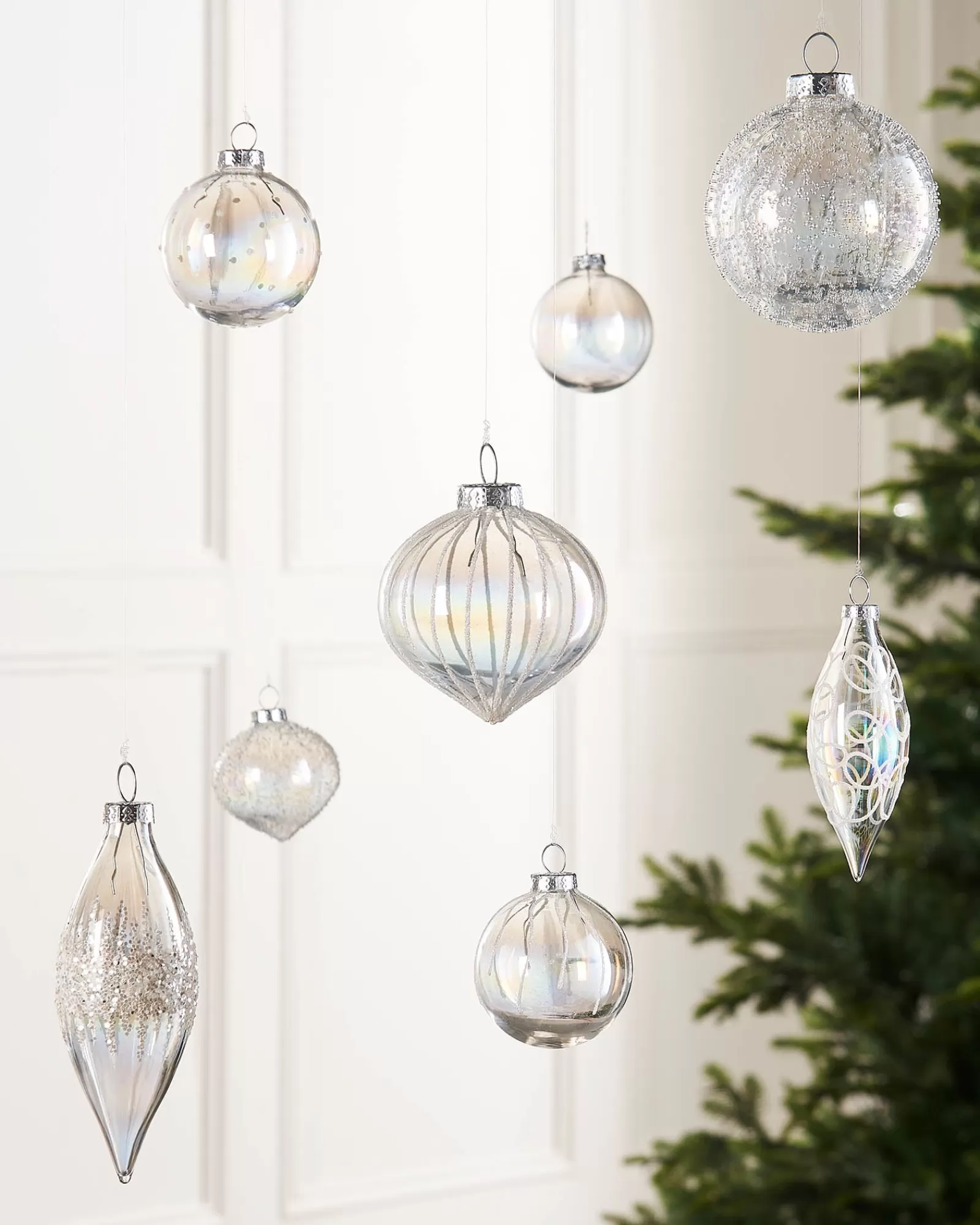 WeRChristmas Glass Baubles^Clear Iridescent Glass Baubles, 20 Pack