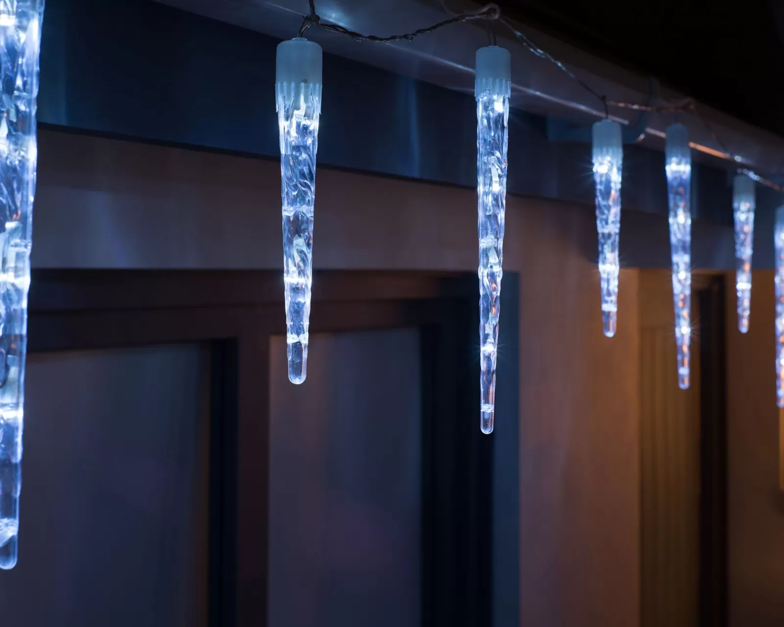 WeRChristmas Connectable Lights^Connectable Icicle 8 LED Christmas Lights, Bright White