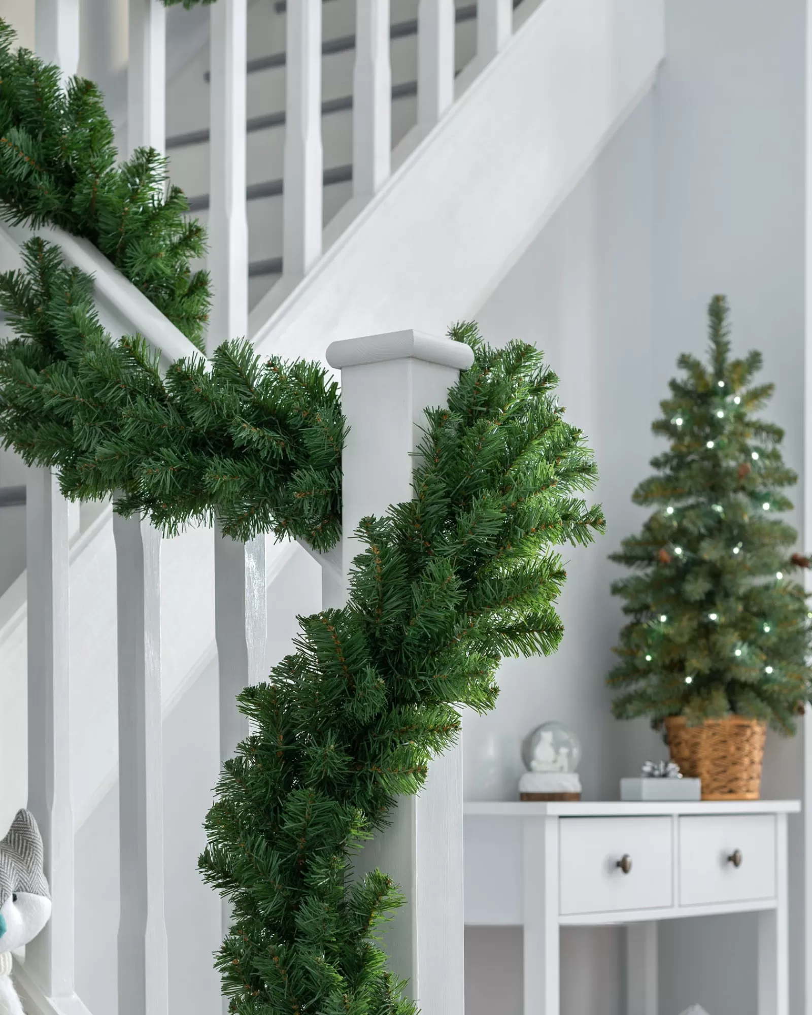 WeRChristmas Plain Garlands^Extra Thick Pine Garland, Green, 9 Ft