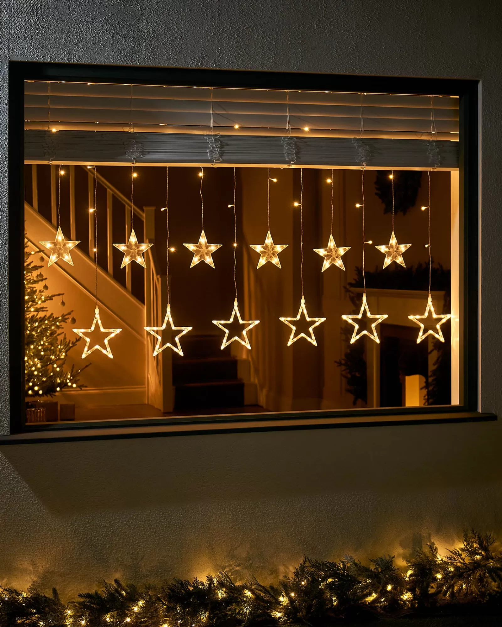 WeRChristmas Window Silhouettes | Curtain & Net Lights^Flashing Star Curtain Net Light, White, 2 M