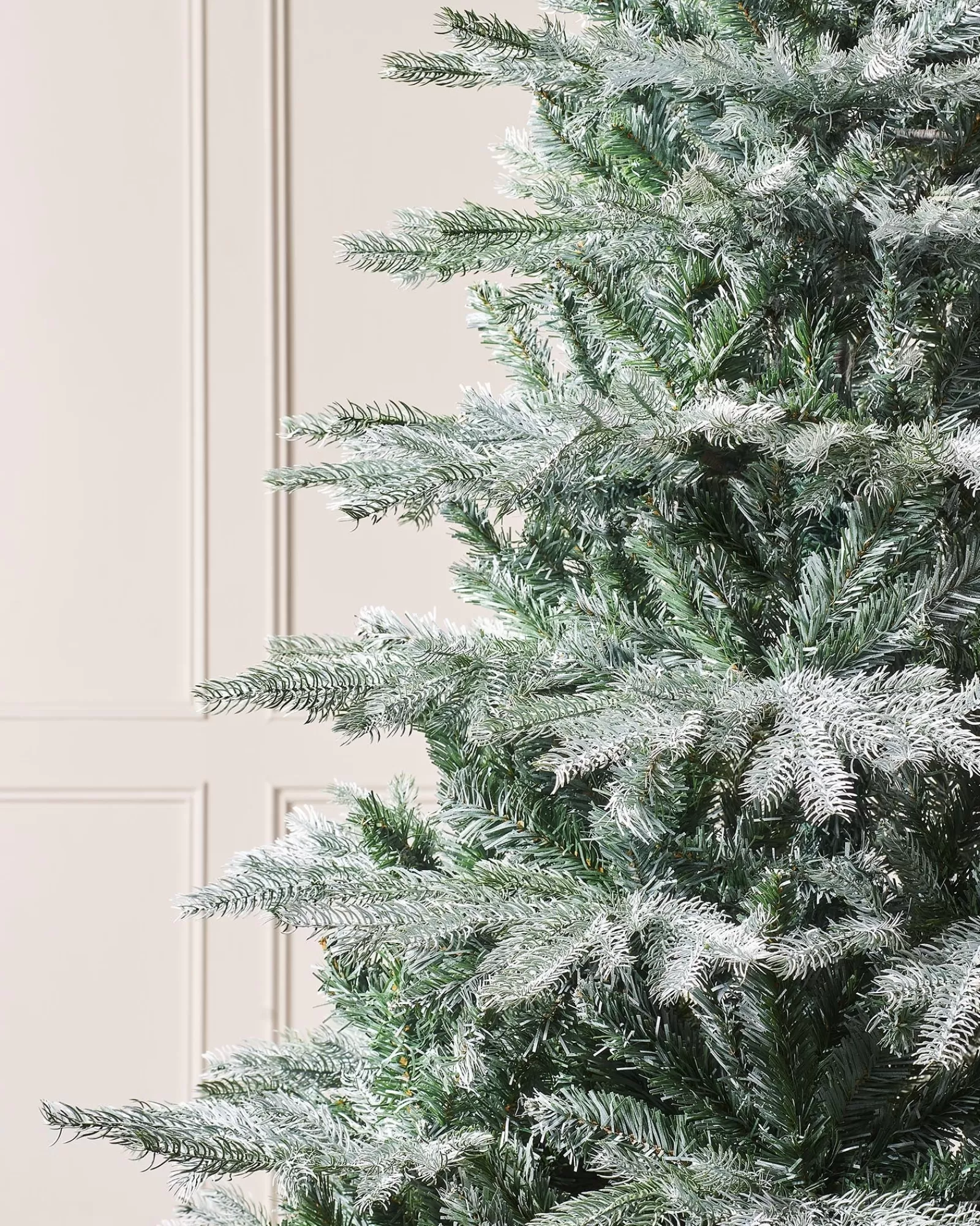 WeRChristmas Snow Flocked Christmas Trees | Unlit Christmas Trees^Frosted Siberian Mixed Pine Christmas Tree, 7 Ft