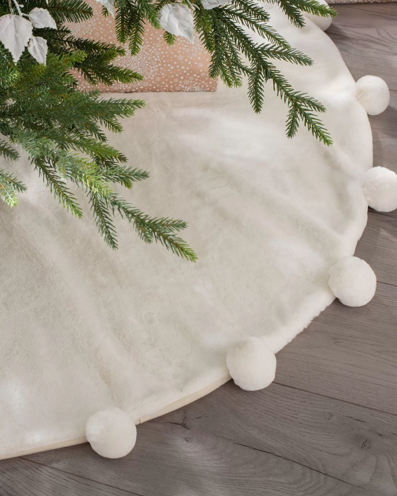 WeRChristmas Skirts & Collars^Fur Pom Pom Tree Skirt, Cream, 120 Cm