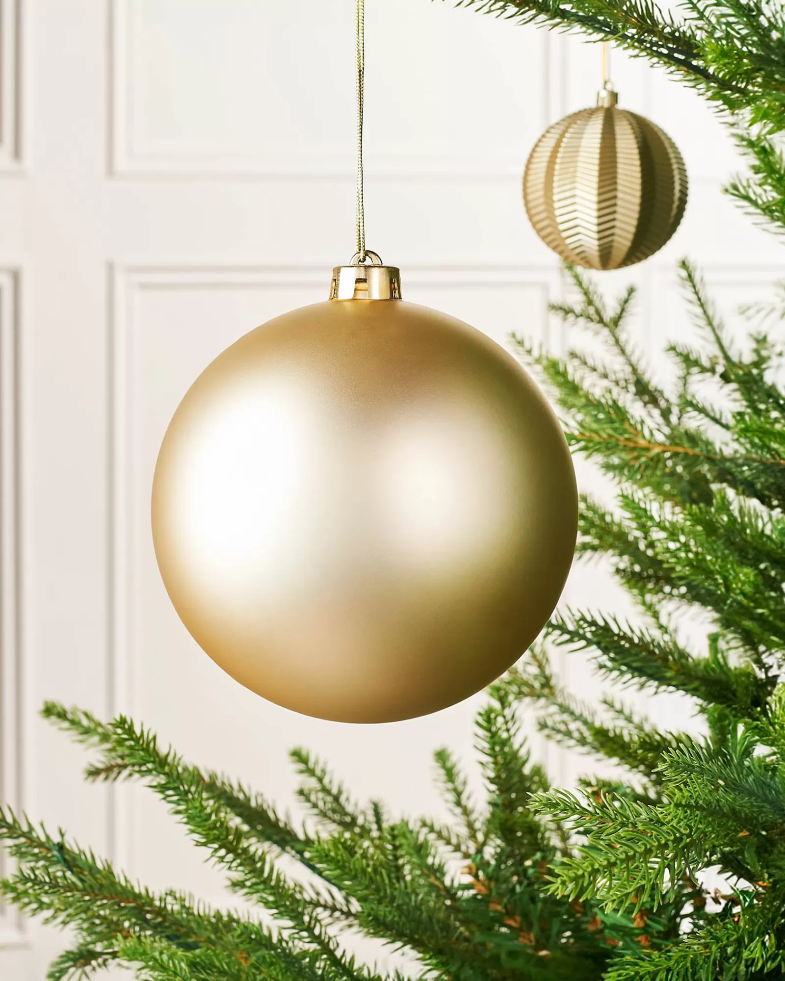 WeRChristmas Oversized Baubles | Shatterproof Baubles^Gold Large Matt Shatterproof Bauble, 15 Cm