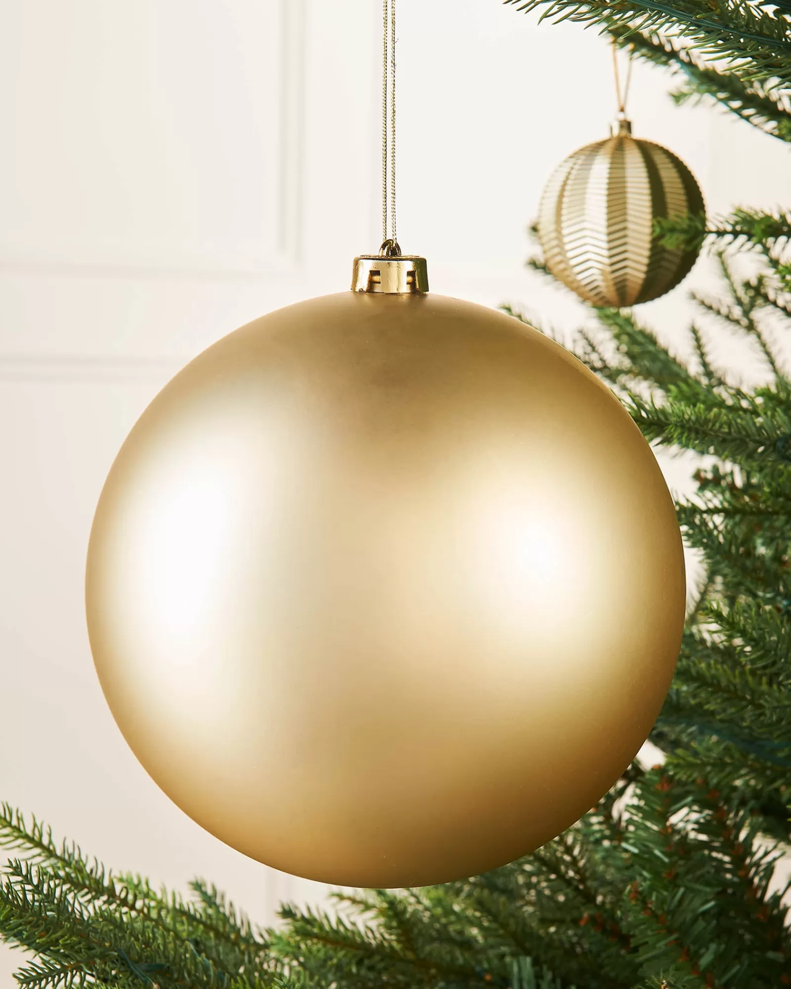 WeRChristmas Oversized Baubles | Shatterproof Baubles^Gold Large Matt Shatterproof Bauble, 20 Cm