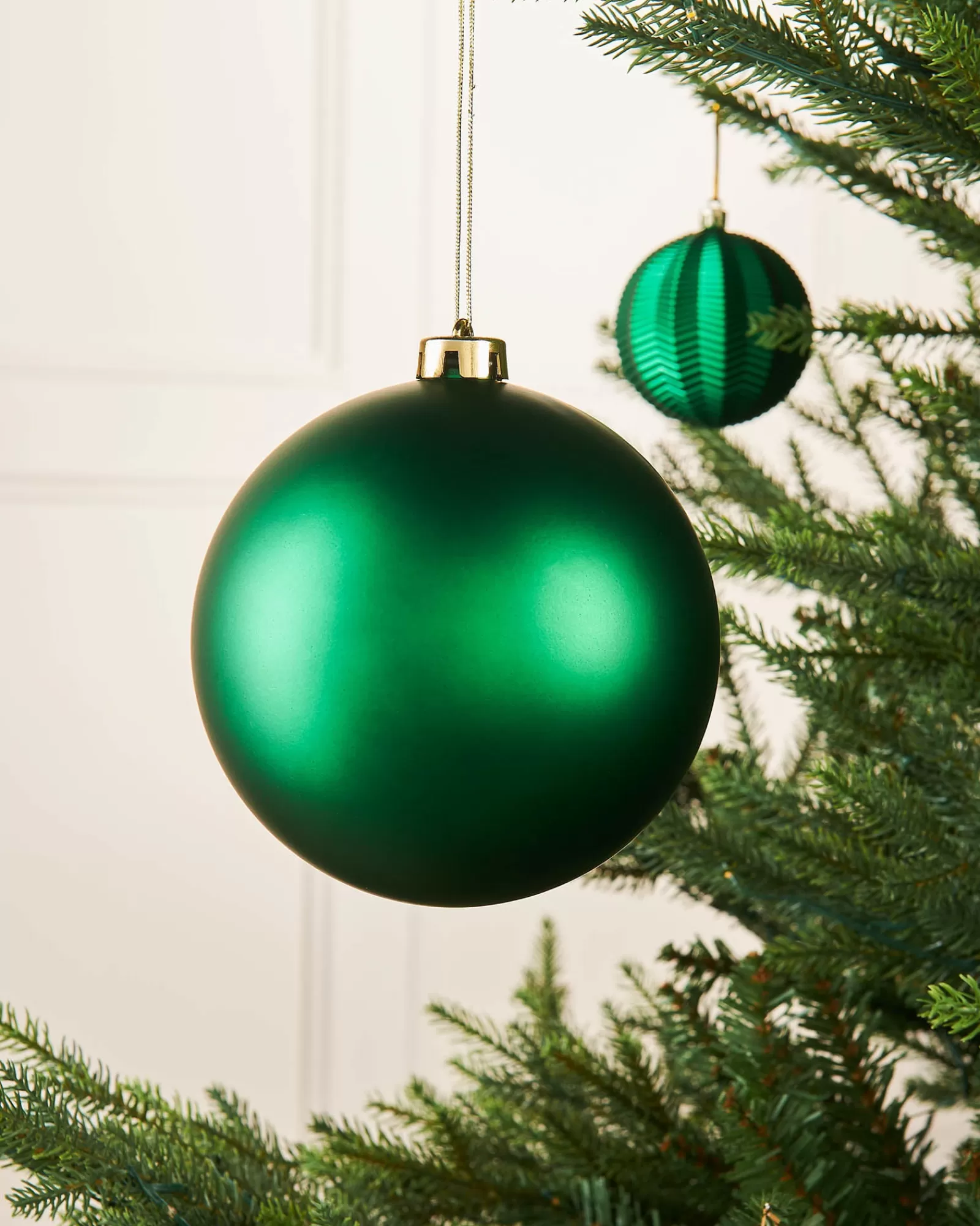 WeRChristmas Oversized Baubles | Shatterproof Baubles^Green Large Matt Shatterproof Bauble, 15 Cm