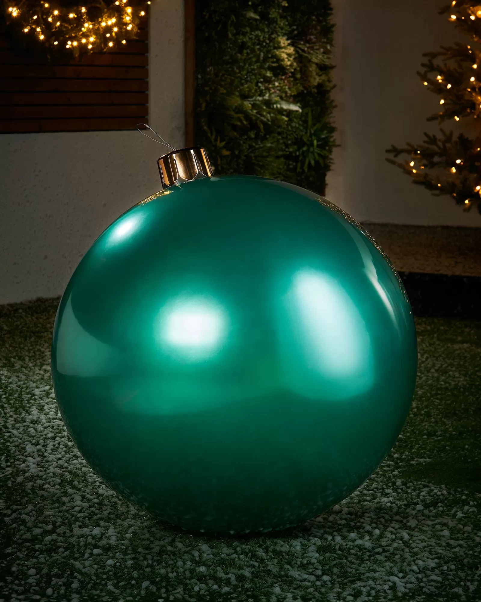 WeRChristmas Inflatables | Outdoor Inflatable Baubles^Inflatable Christmas Bauble, Green, 66 Cm