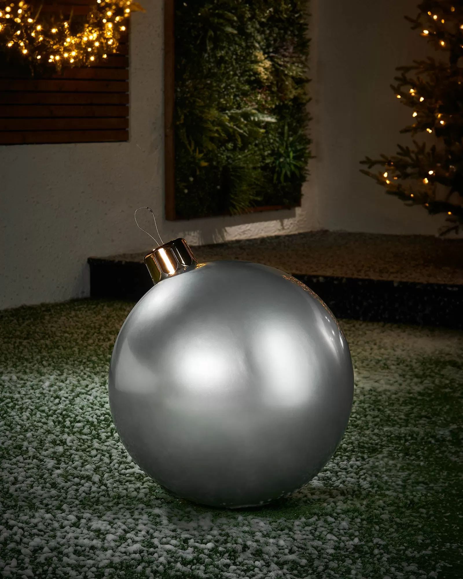 WeRChristmas Inflatables | Outdoor Inflatable Baubles^Inflatable Christmas Bauble, Silver, 45 Cm