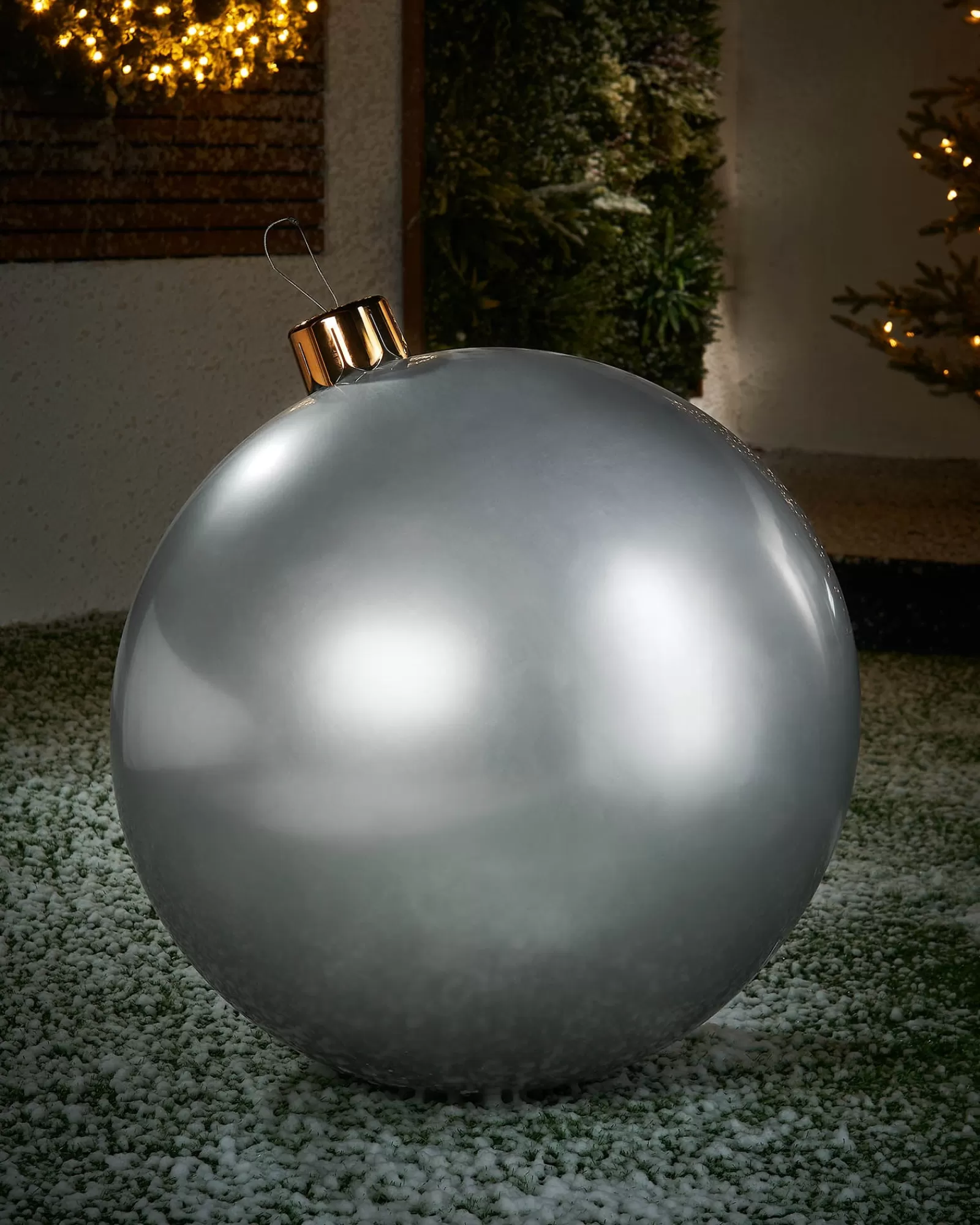 WeRChristmas Inflatables | Outdoor Inflatable Baubles^Inflatable Christmas Bauble, Silver, 66 Cm