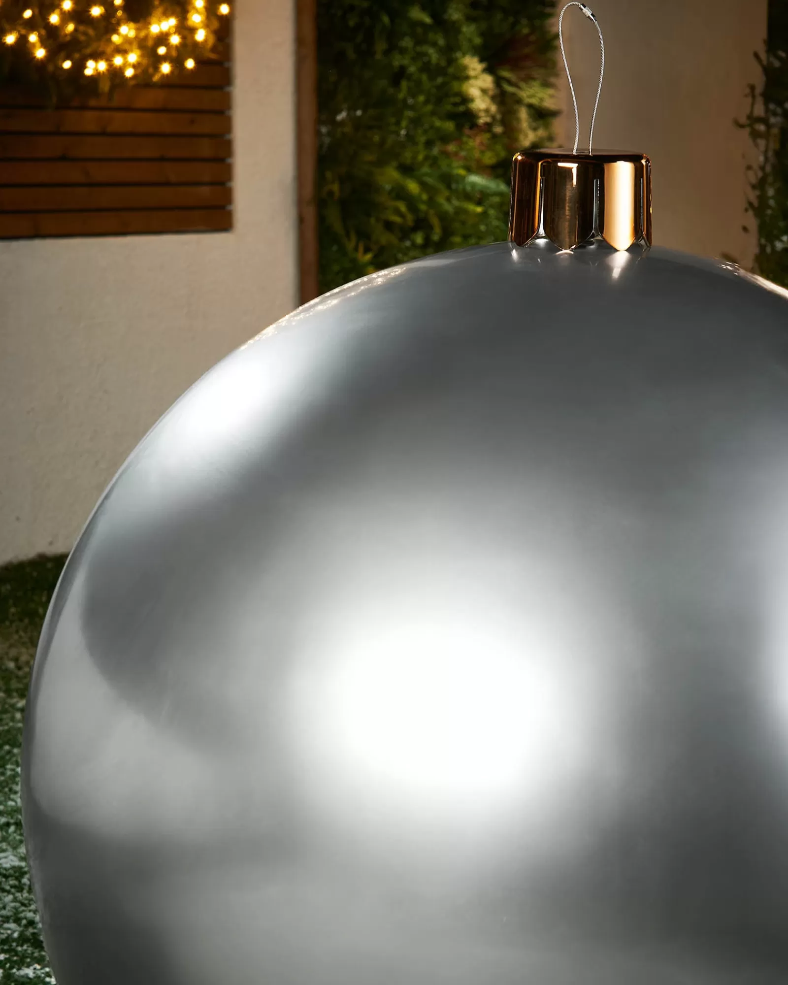 WeRChristmas Inflatables | Outdoor Inflatable Baubles^Inflatable Christmas Bauble, Silver, 66 Cm