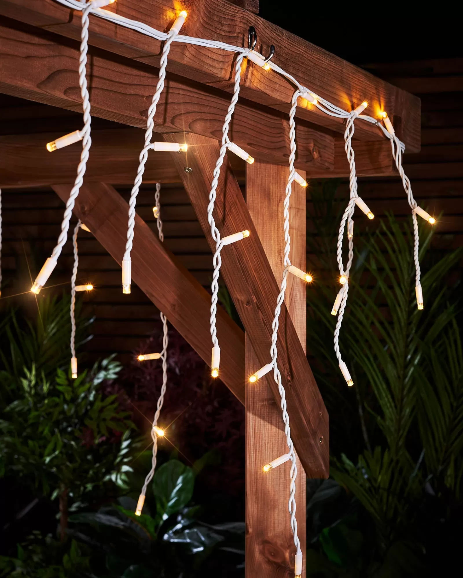 WeRChristmas Link Pro | Icicle Lights^LINK PRO Twinkling LED Icicle Lights, Warm White