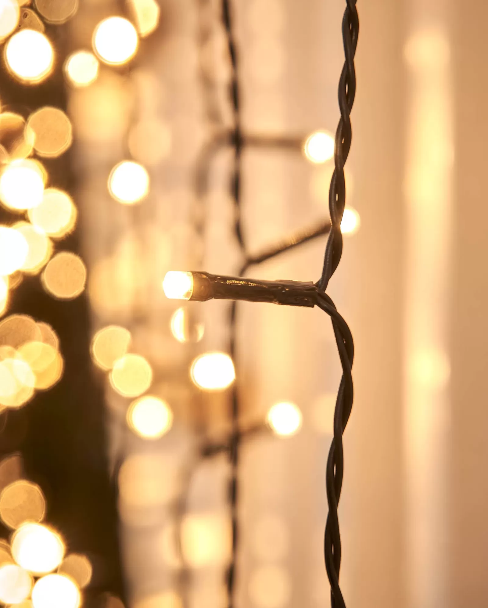 WeRChristmas Link Up | Curtain & Net Lights^LINK UP LED Curtain Lights, Black Cable, 1 M X 1.2 M, Warm White