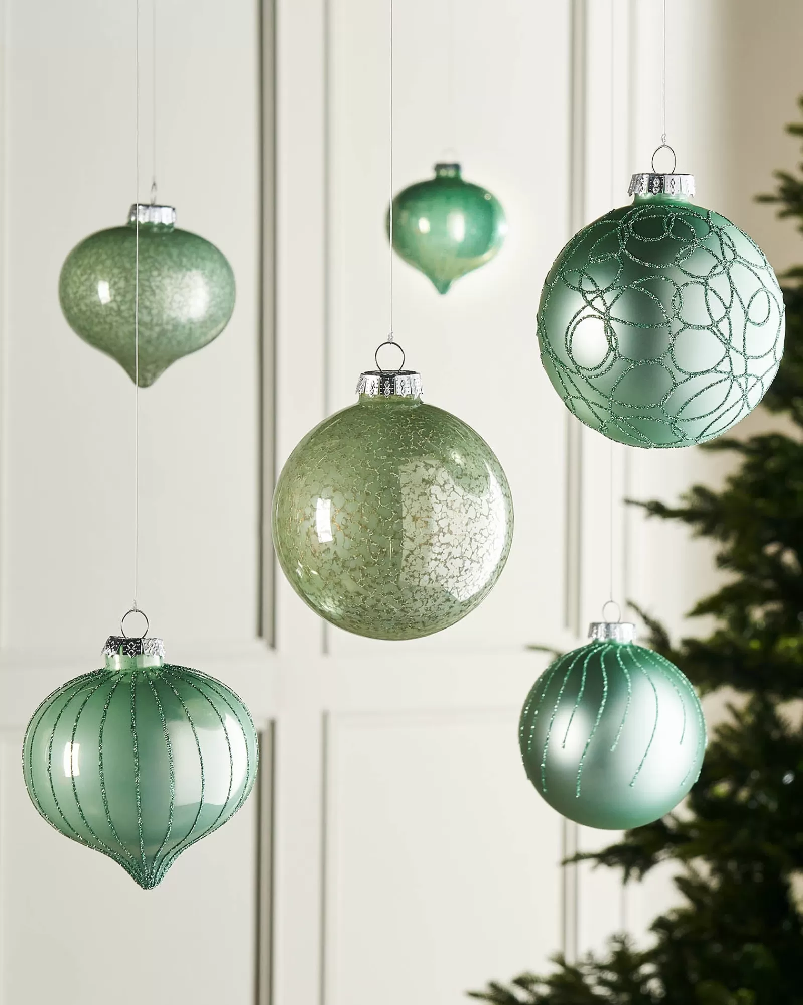 WeRChristmas Glass Baubles^Mint Green Glass Baubles, 6 Pack, 10 Cm