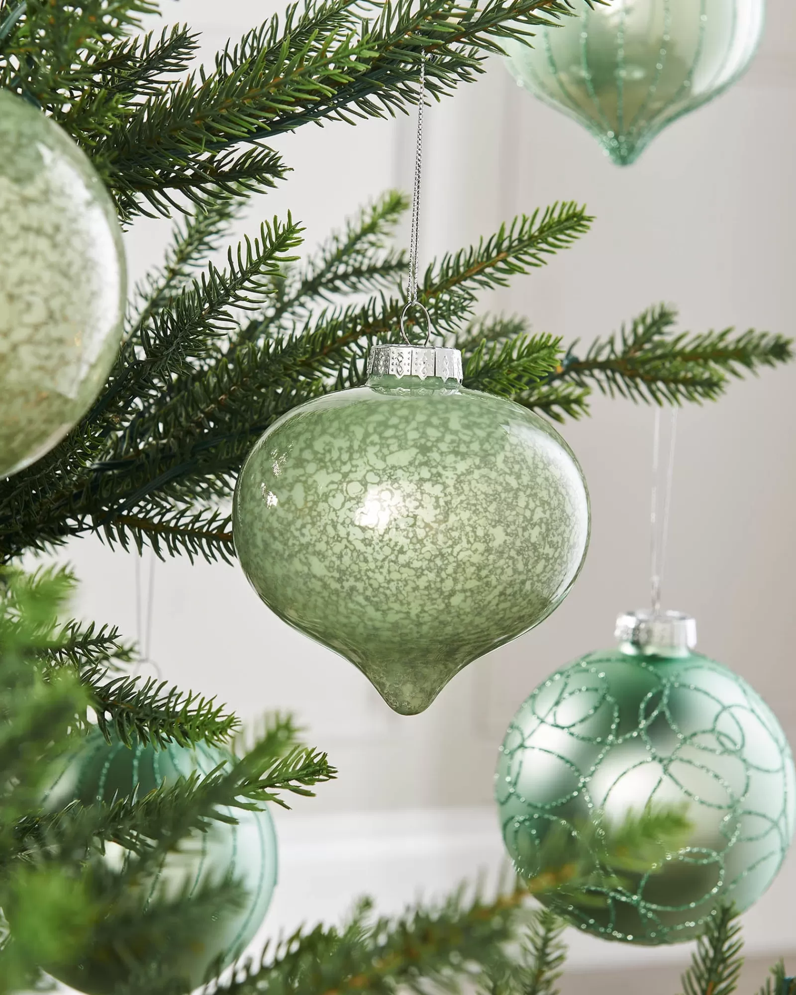 WeRChristmas Glass Baubles^Mint Green Glass Baubles, 6 Pack, 10 Cm