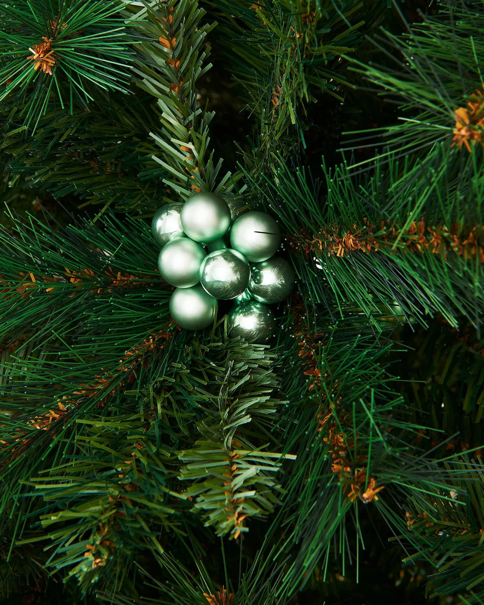 WeRChristmas Glass Baubles^Mint Green Glass Berry Cluster Baubles, 10 Pack