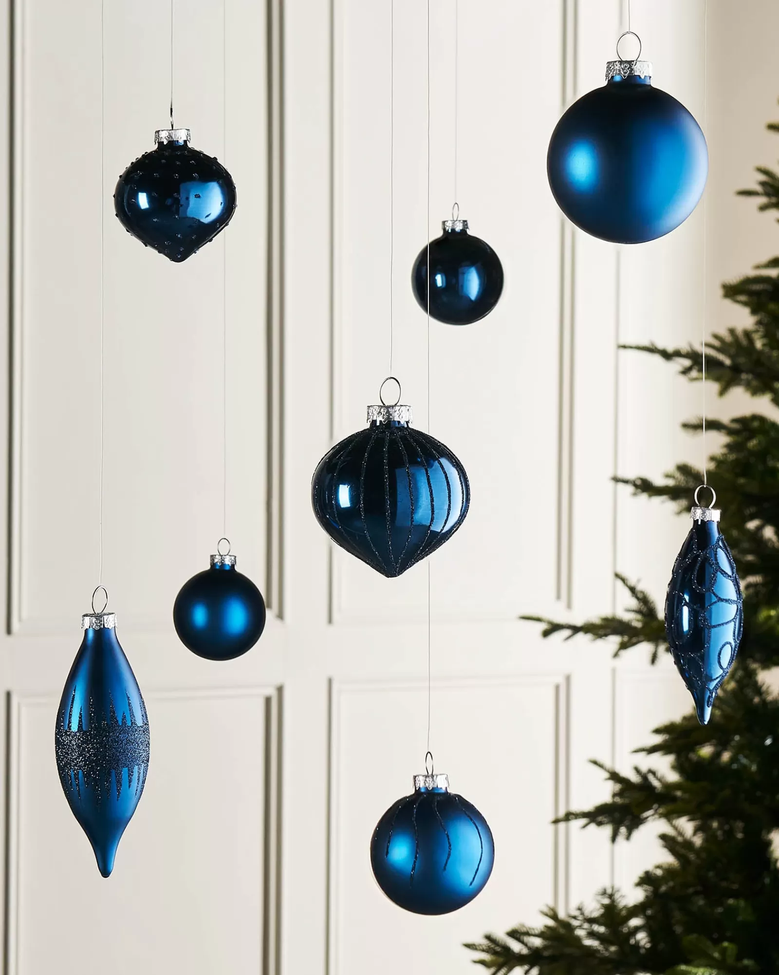 WeRChristmas Glass Baubles^Navy Blue Glass Baubles, 20 Pack