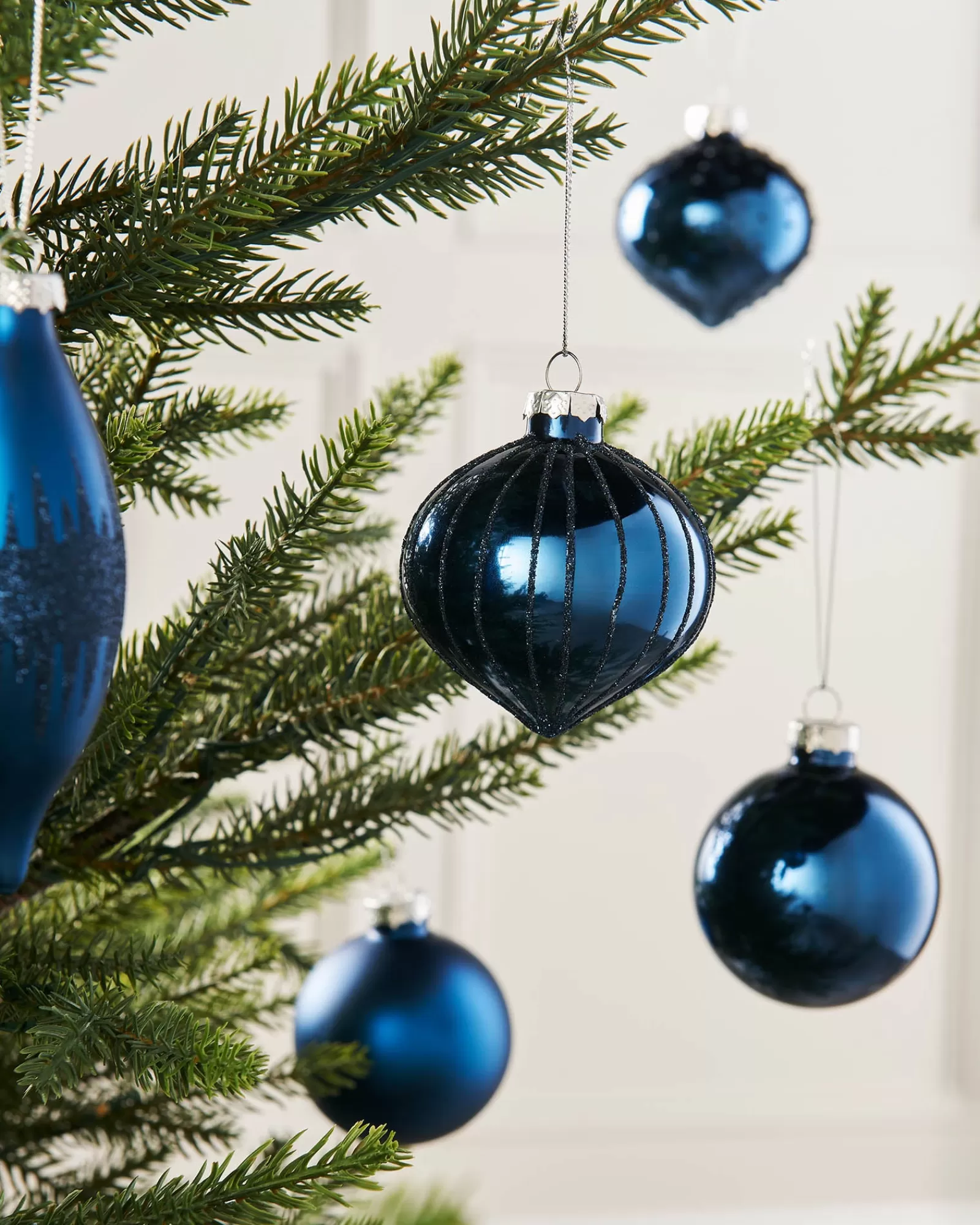 WeRChristmas Glass Baubles^Navy Blue Glass Baubles, 20 Pack