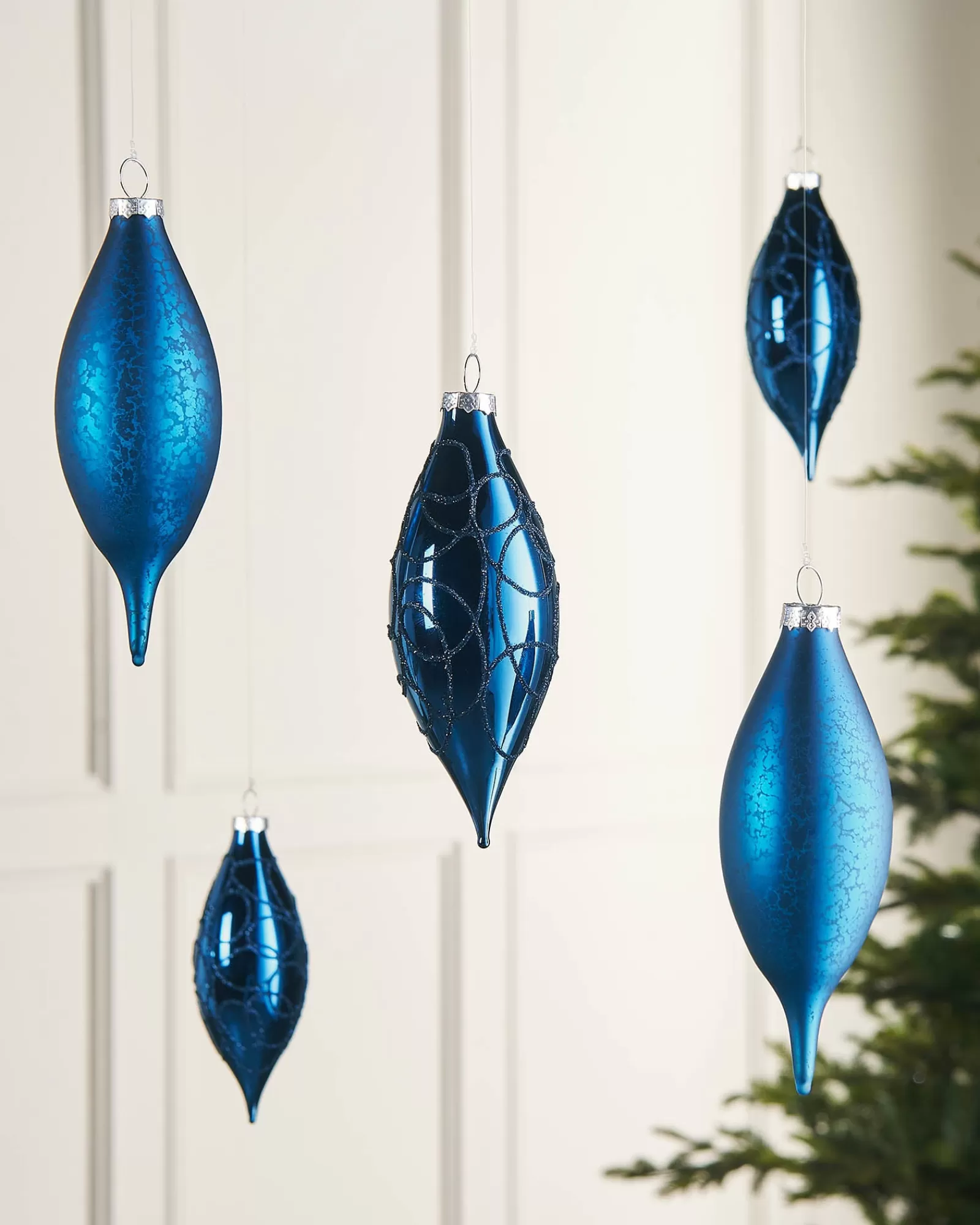 WeRChristmas Glass Baubles^Navy Blue Glass Baubles, 5 Pack, 15 Cm