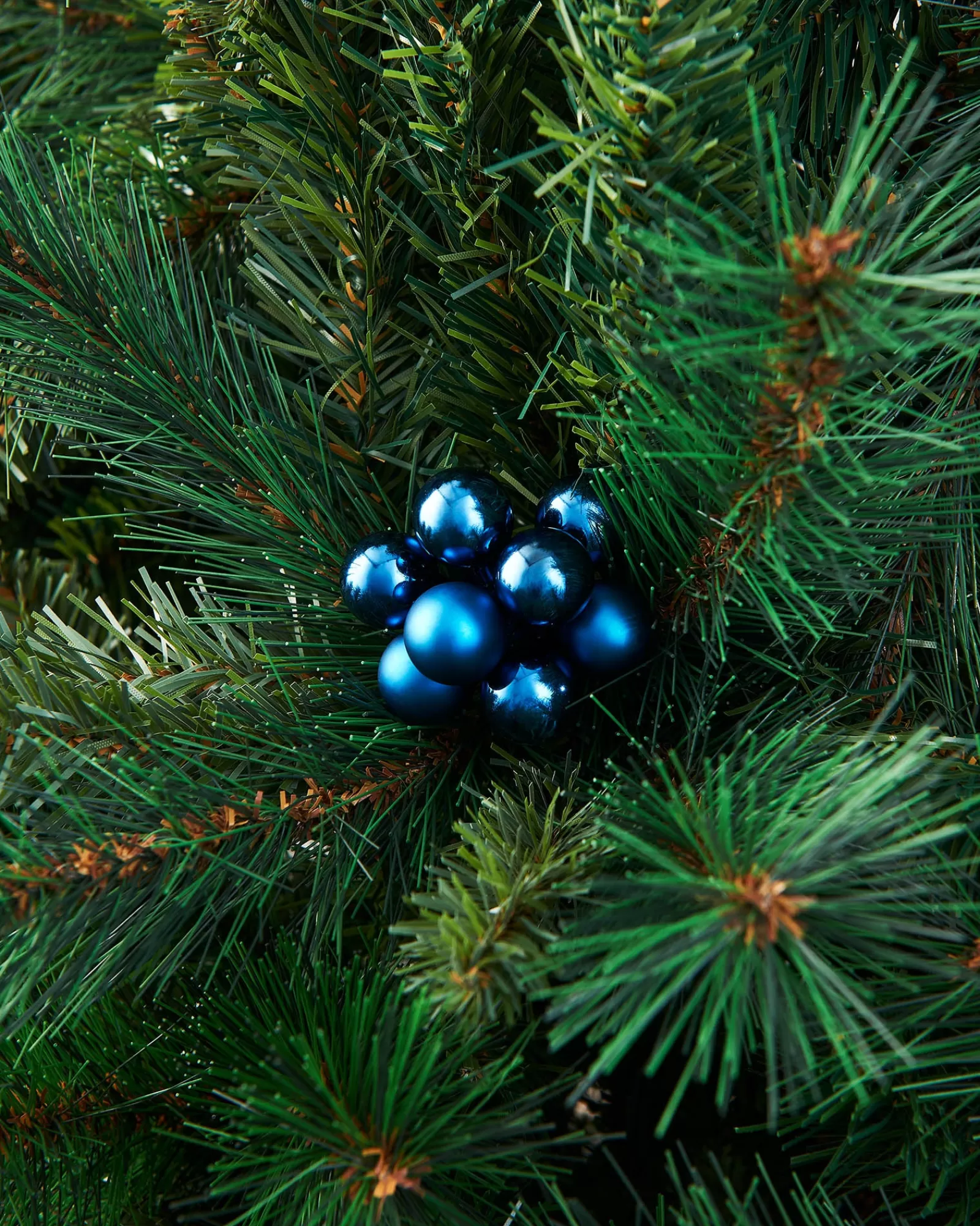 WeRChristmas Glass Baubles^Navy Blue Glass Berry Cluster Baubles, 10 Pack