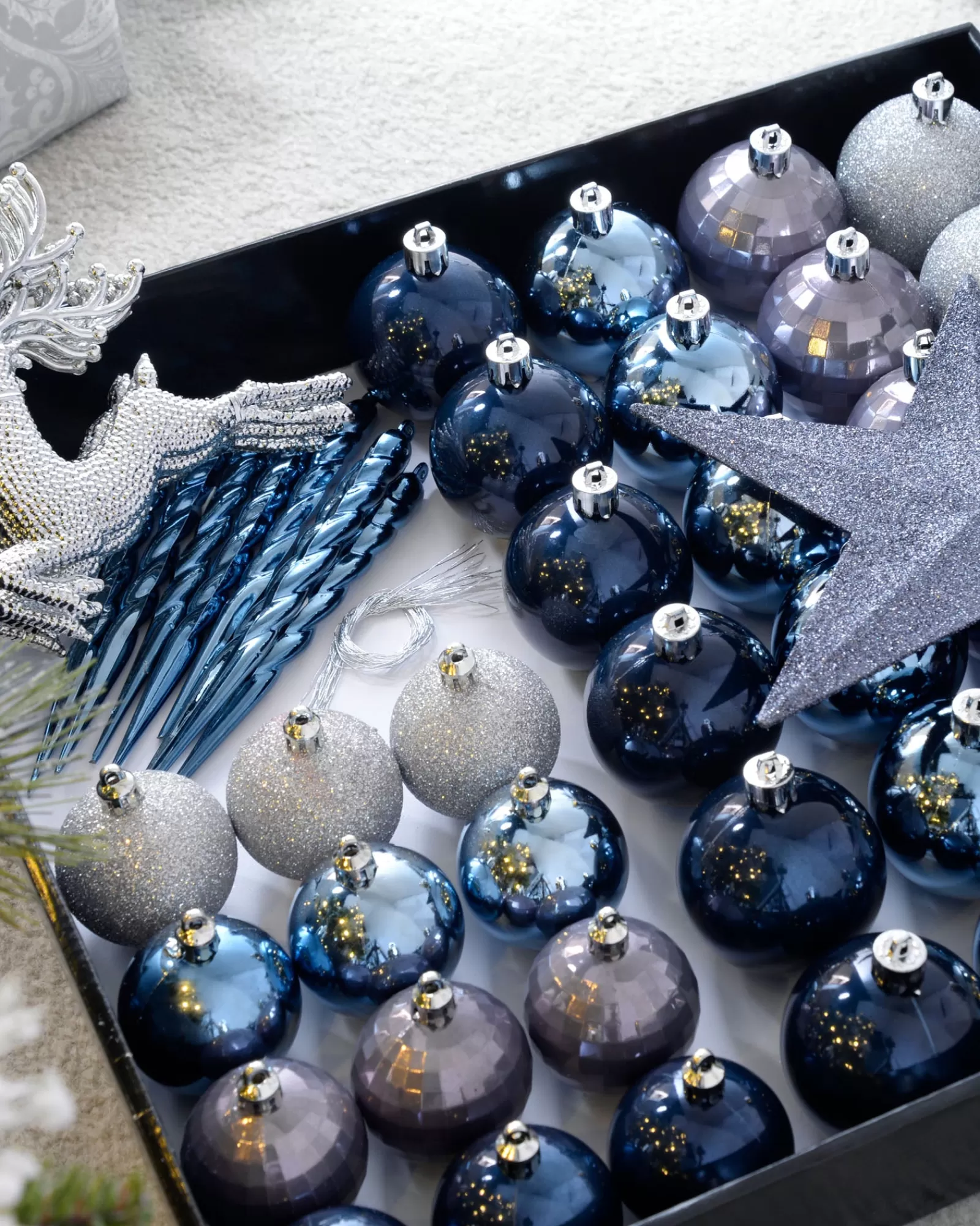 WeRChristmas Shatterproof Baubles^Navy Shatterproof Baubles Set, 50 Pack