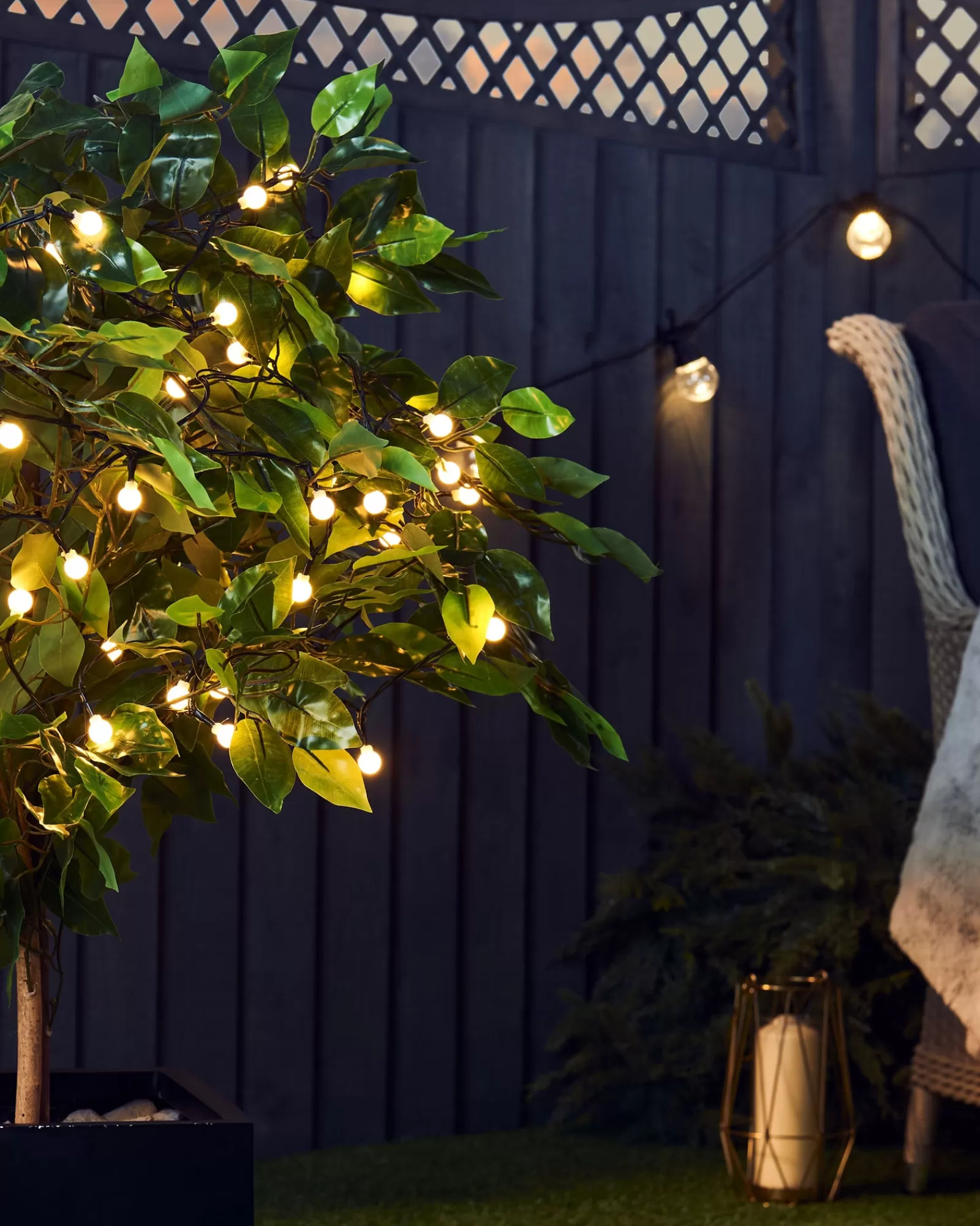 WeRChristmas Fairy Lights | Tree Lights^Outdoor Multi-Function 100 Berry LED Light String, Warm White
