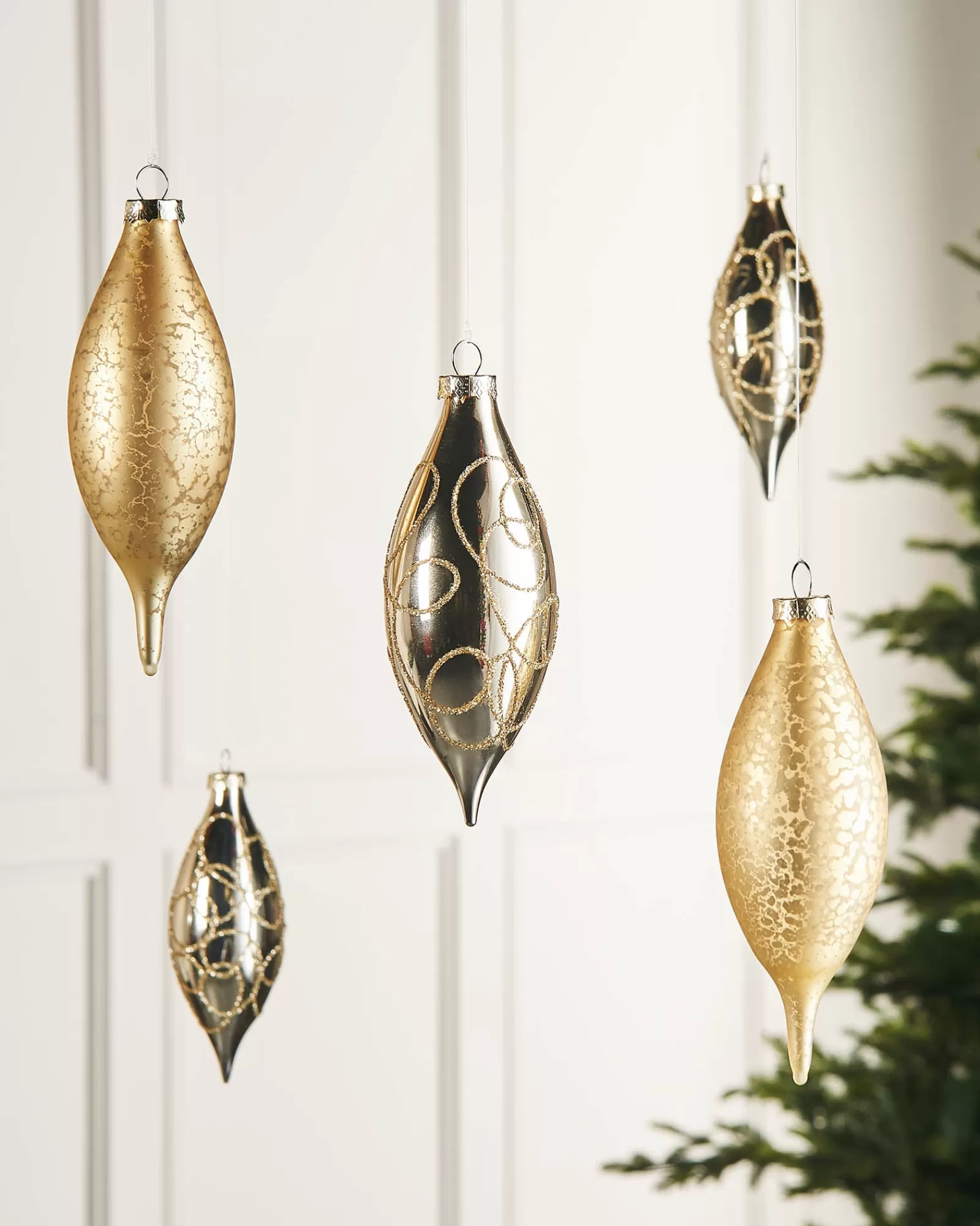 WeRChristmas Glass Baubles^Pale Gold Glass Baubles, 5 Pack, 15 Cm