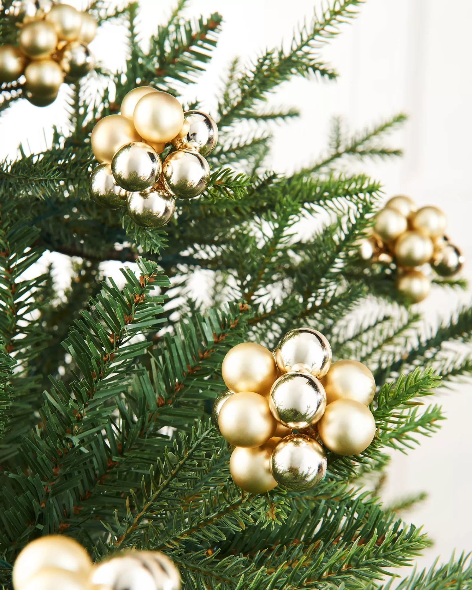 WeRChristmas Glass Baubles^Pale Gold Glass Berry Cluster Baubles, 10 Pack