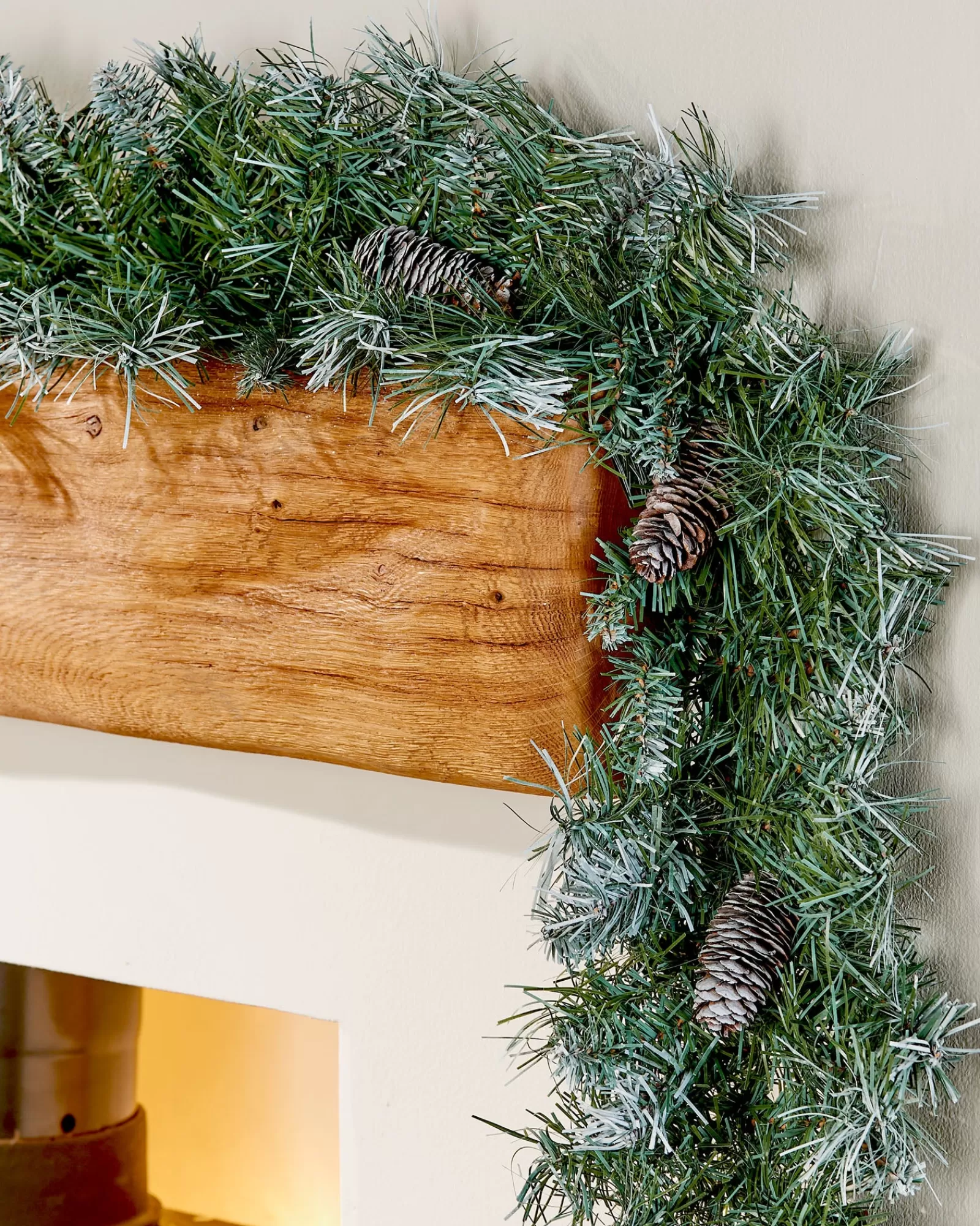WeRChristmas Snow Flocked Garlands | Decorated Garlands^Pre-Decorated Frosted Scandinavian Blue Spruce Garland, 9 Ft