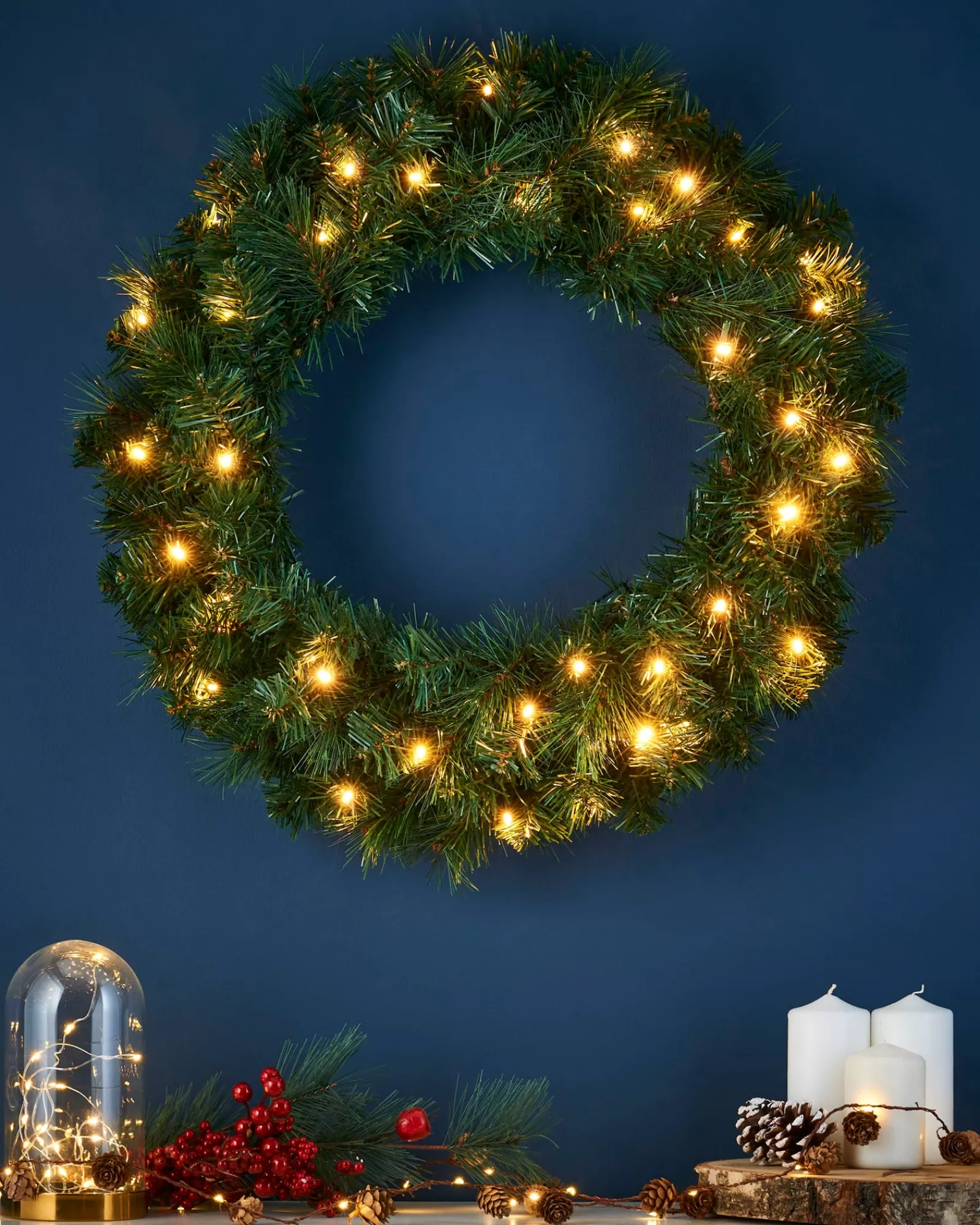 WeRChristmas Plain Wreaths | Pre Lit Wreaths^Pre-Lit Alberta Spruce Wreath, 60 Cm